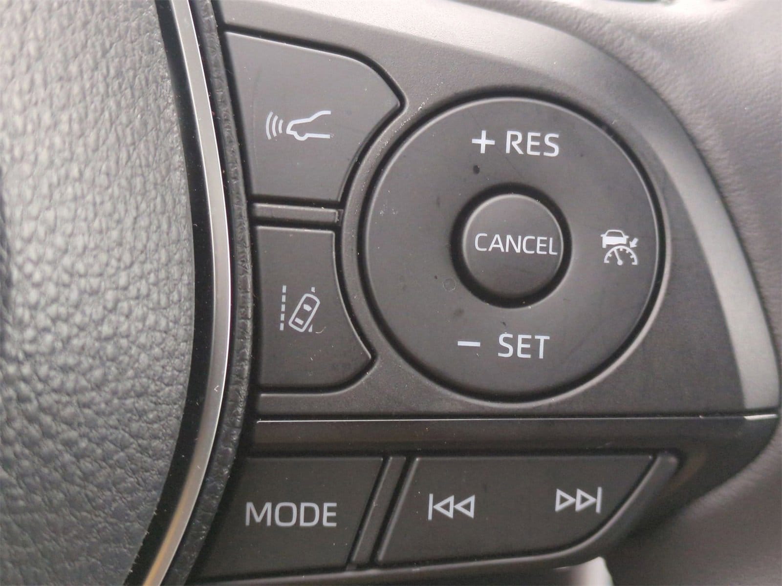 Thumbnail: 2025 Toyota RAV4 - 26