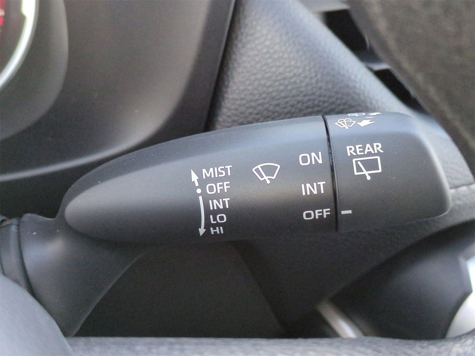 Thumbnail: 2025 Toyota RAV4 - 25