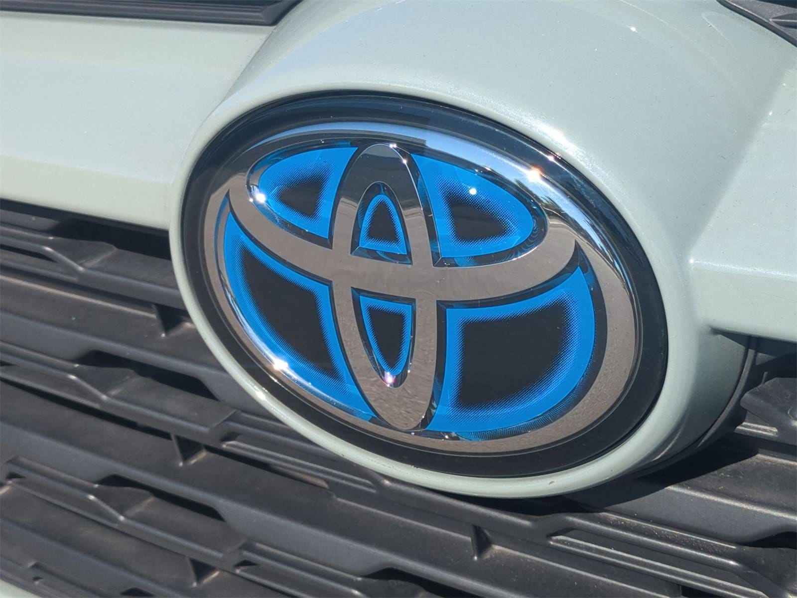 Thumbnail: 2023 Toyota RAV4 - 12