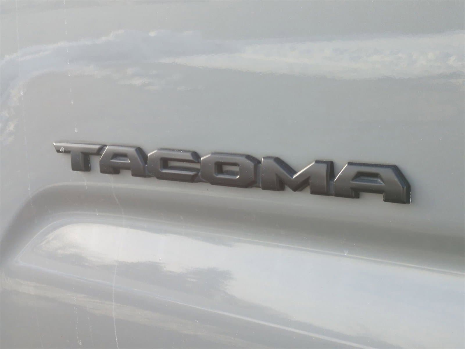 Thumbnail: 2020 Toyota Tacoma - 13