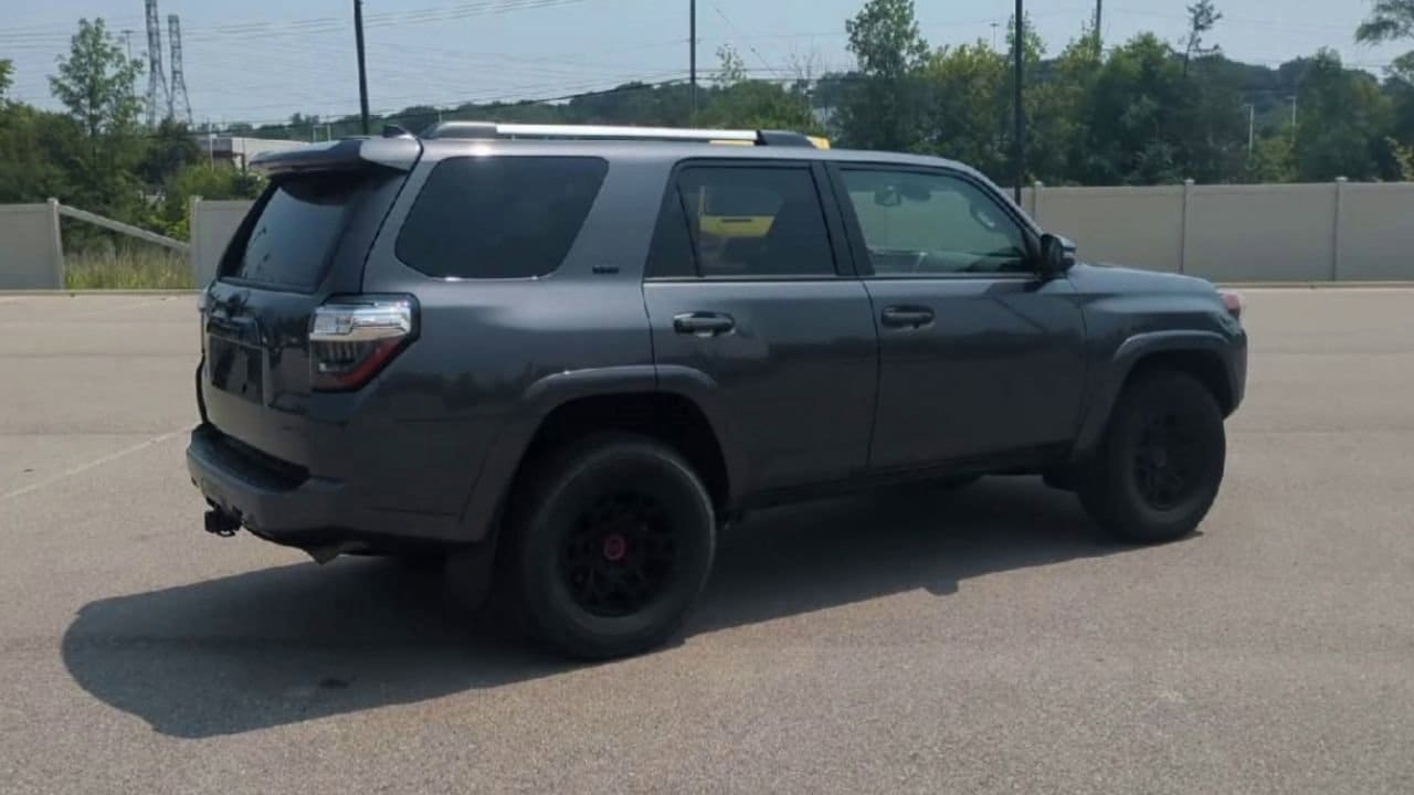 Thumbnail: 2022 Toyota 4Runner - 8