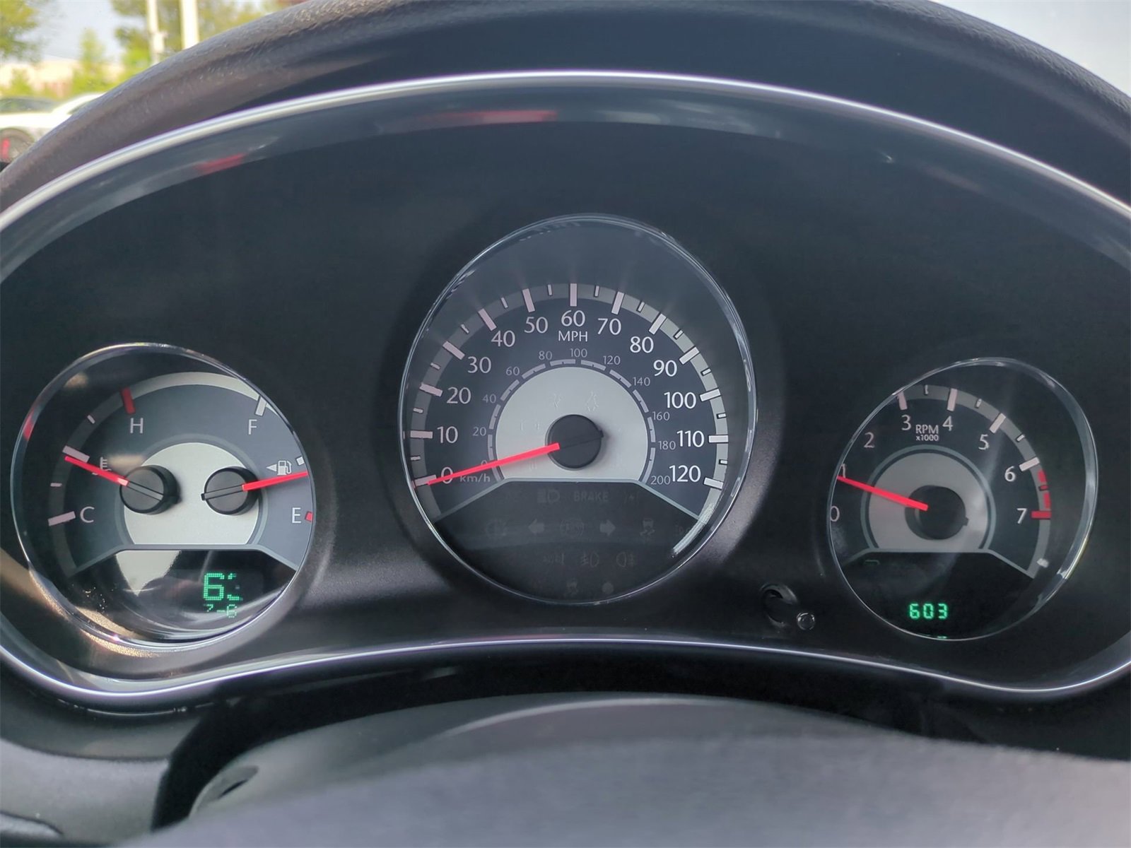 Thumbnail: 2011 Chrysler 200 - 31