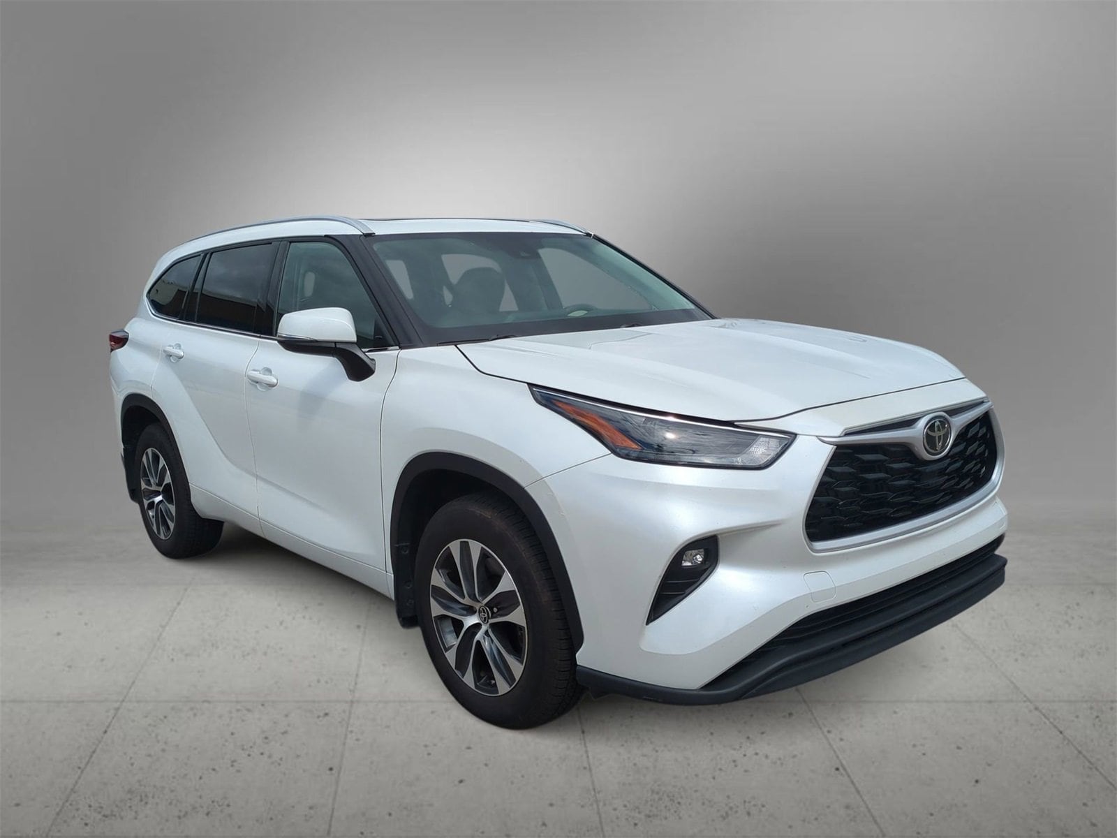 Thumbnail: 2022 Toyota Highlander - 2