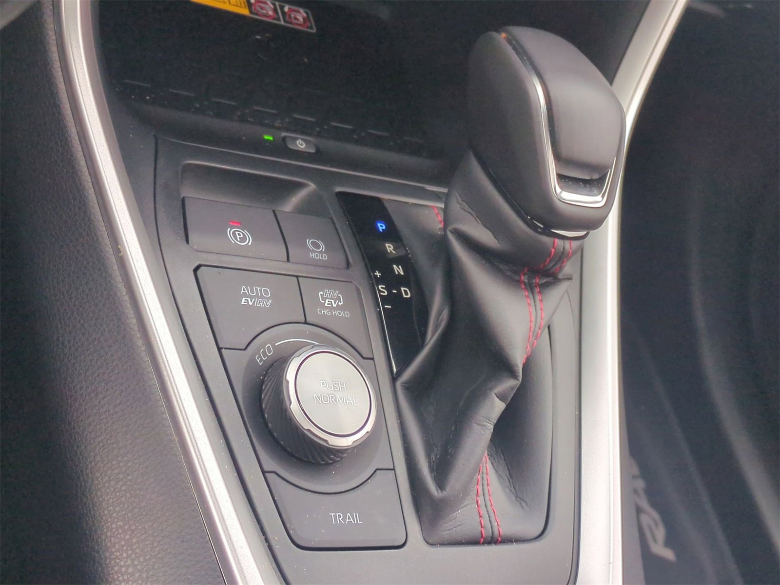 Thumbnail: 2025 Toyota RAV4 - 33