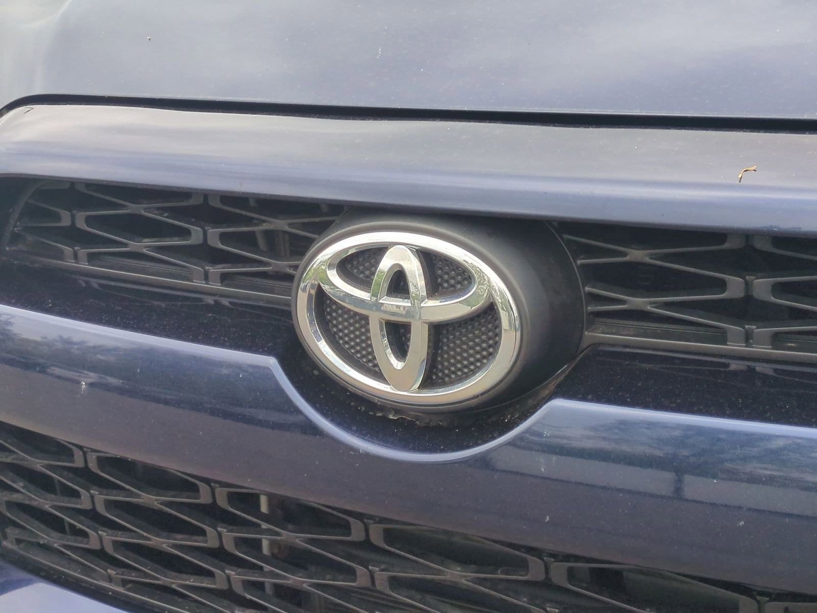Thumbnail: 2015 Toyota 4Runner - 12