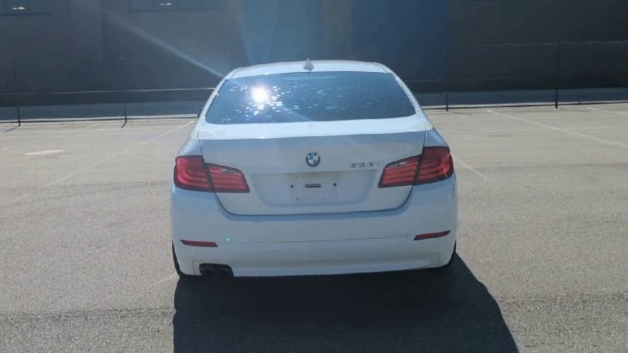 Thumbnail: 2011 BMW 5 Series - 7