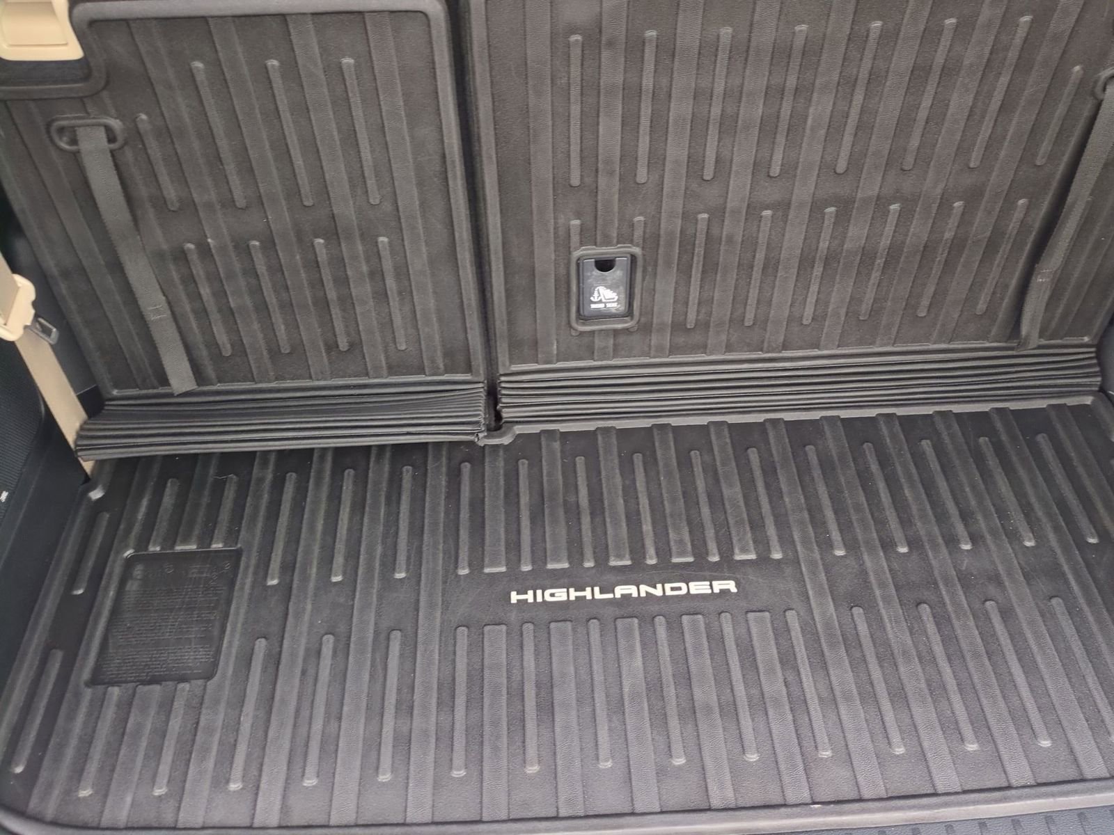 Thumbnail: 2023 Toyota Highlander - 35