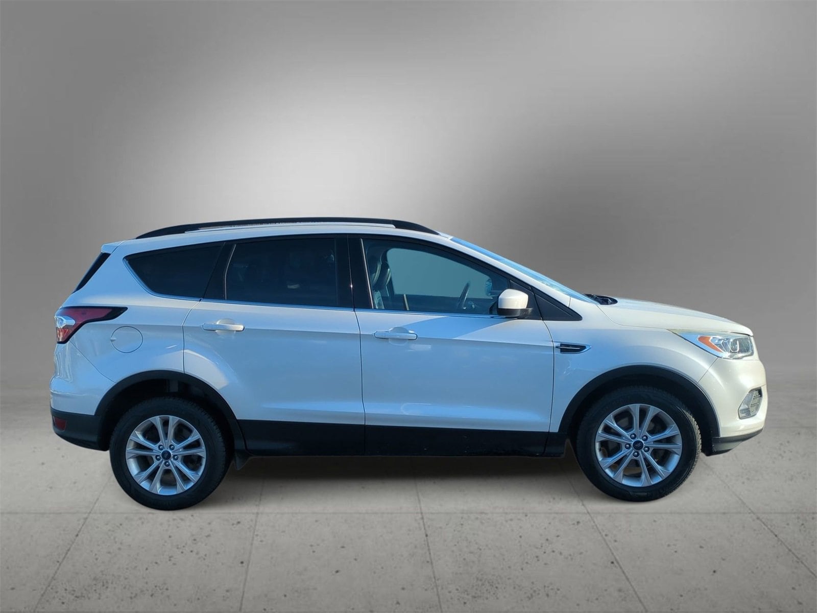 Thumbnail: 2018 Ford Escape - 9