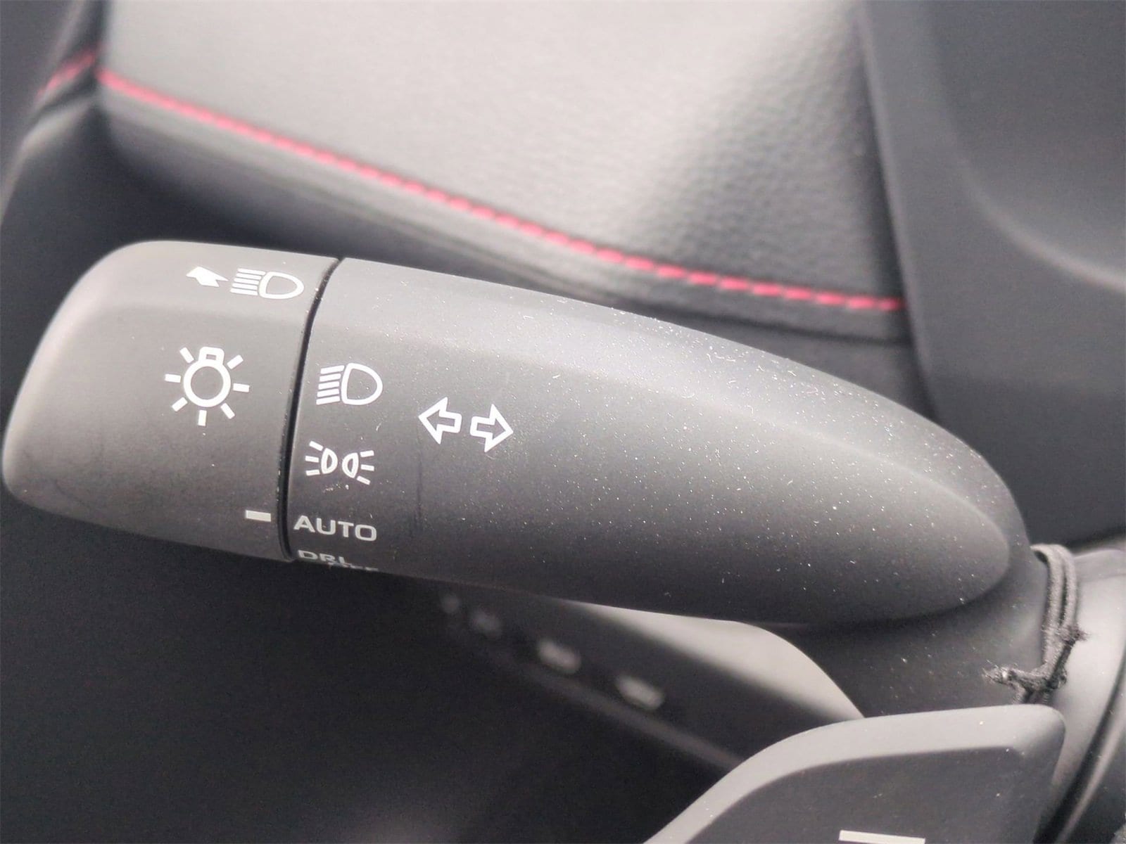 Thumbnail: 2025 Toyota RAV4 - 28