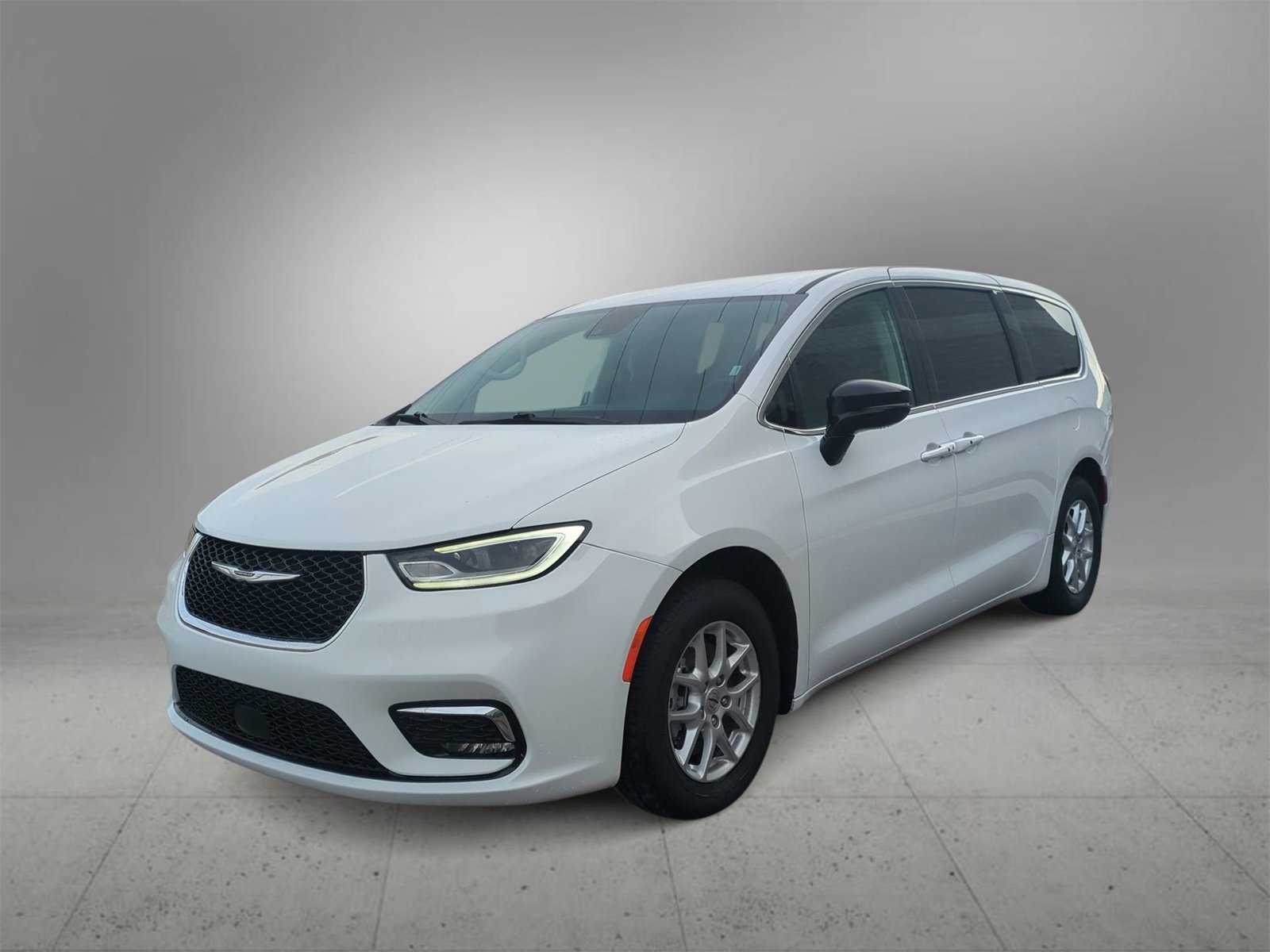 2024 Chrysler Pacifica Touring L photo 4