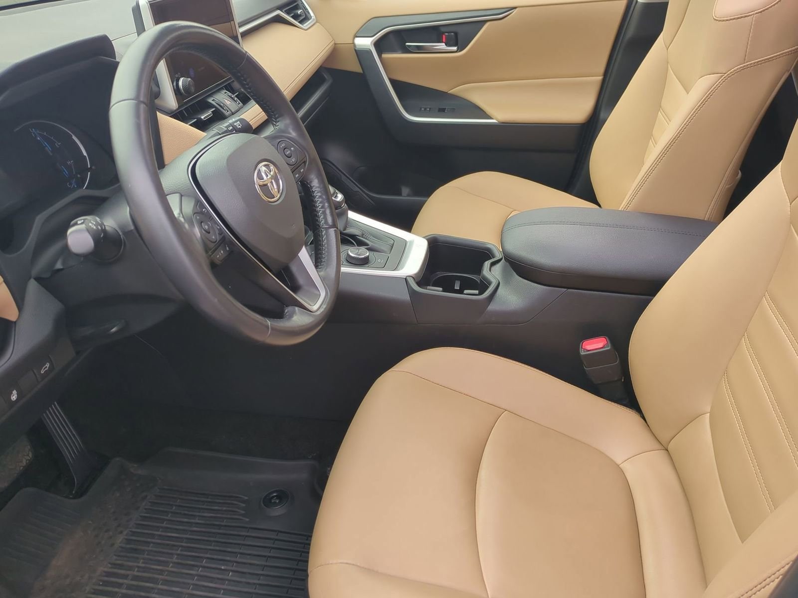 Thumbnail: 2024 Toyota RAV4 - 16