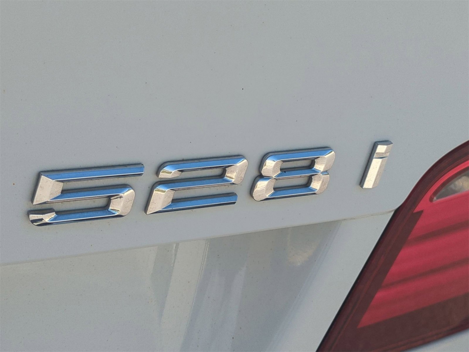 Thumbnail: 2011 BMW 5 Series - 13