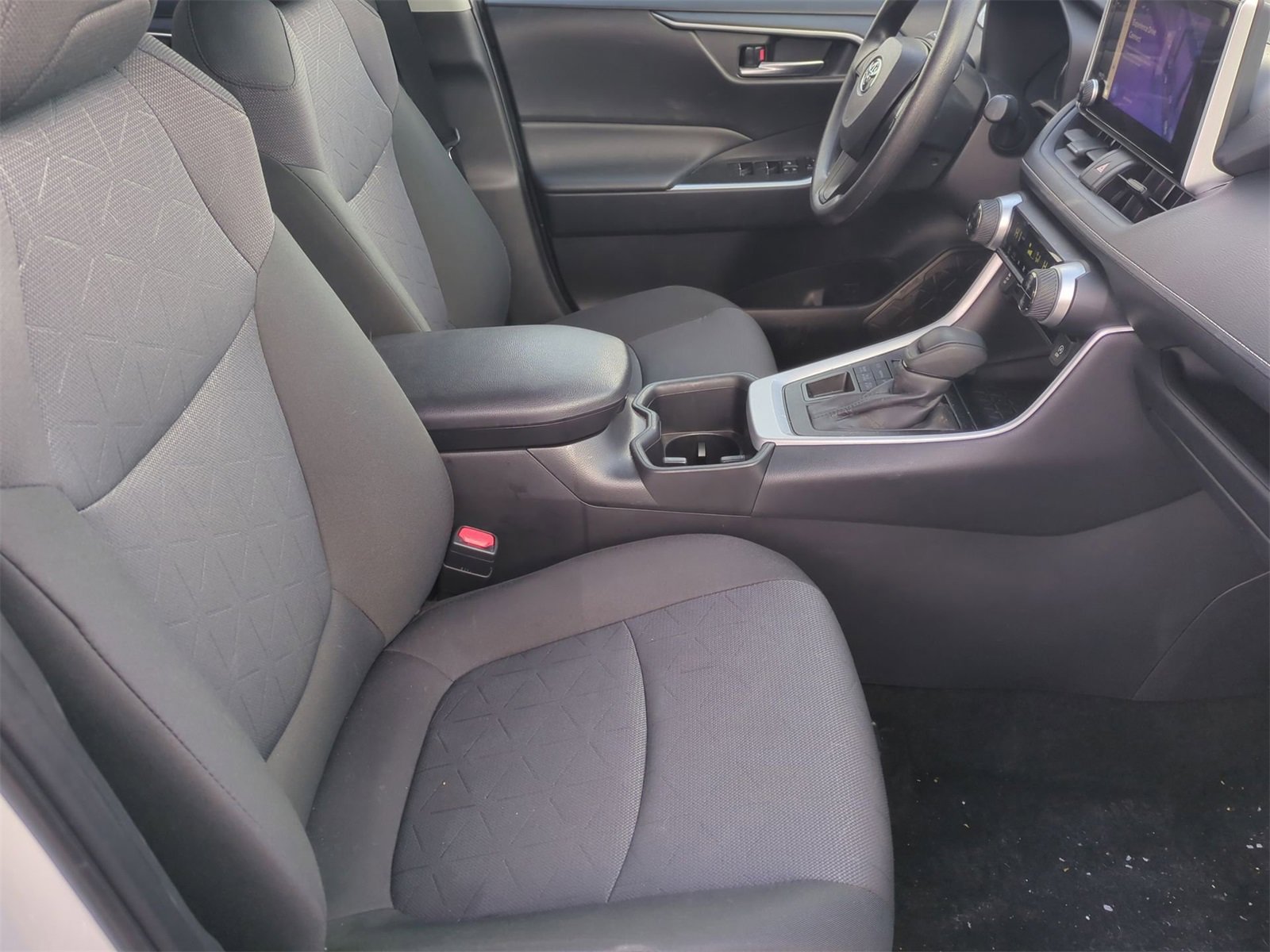 Thumbnail: 2025 Toyota RAV4 - 21