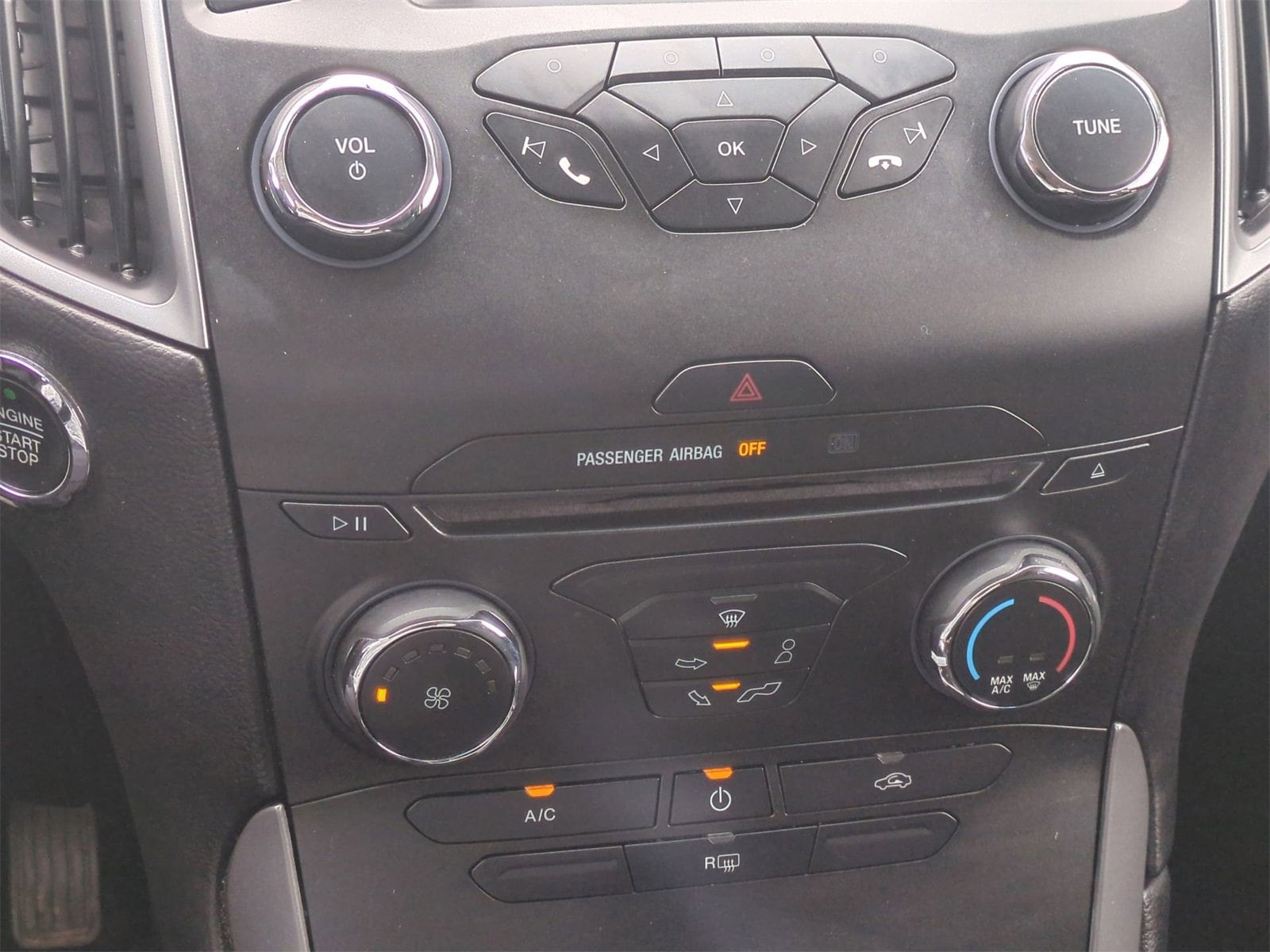 Thumbnail: 2016 Ford Edge - 27