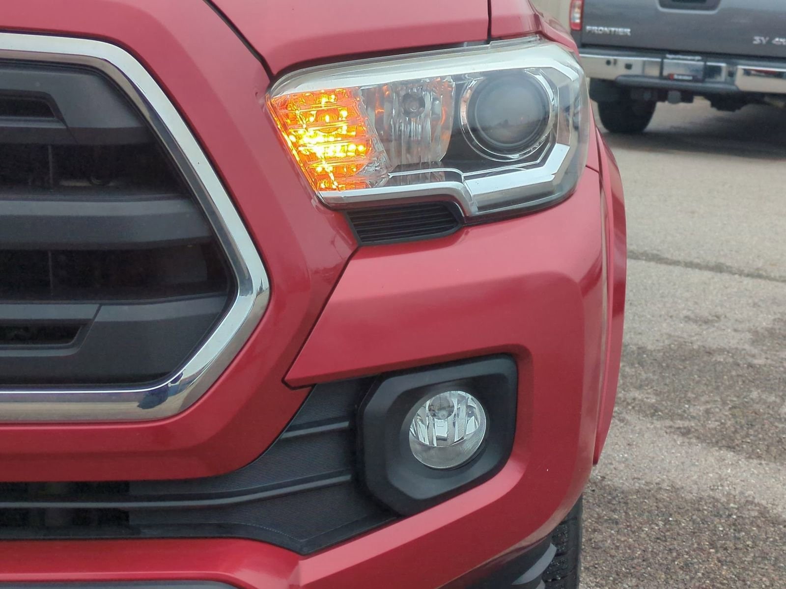 Thumbnail: 2016 Toyota Tacoma - 11