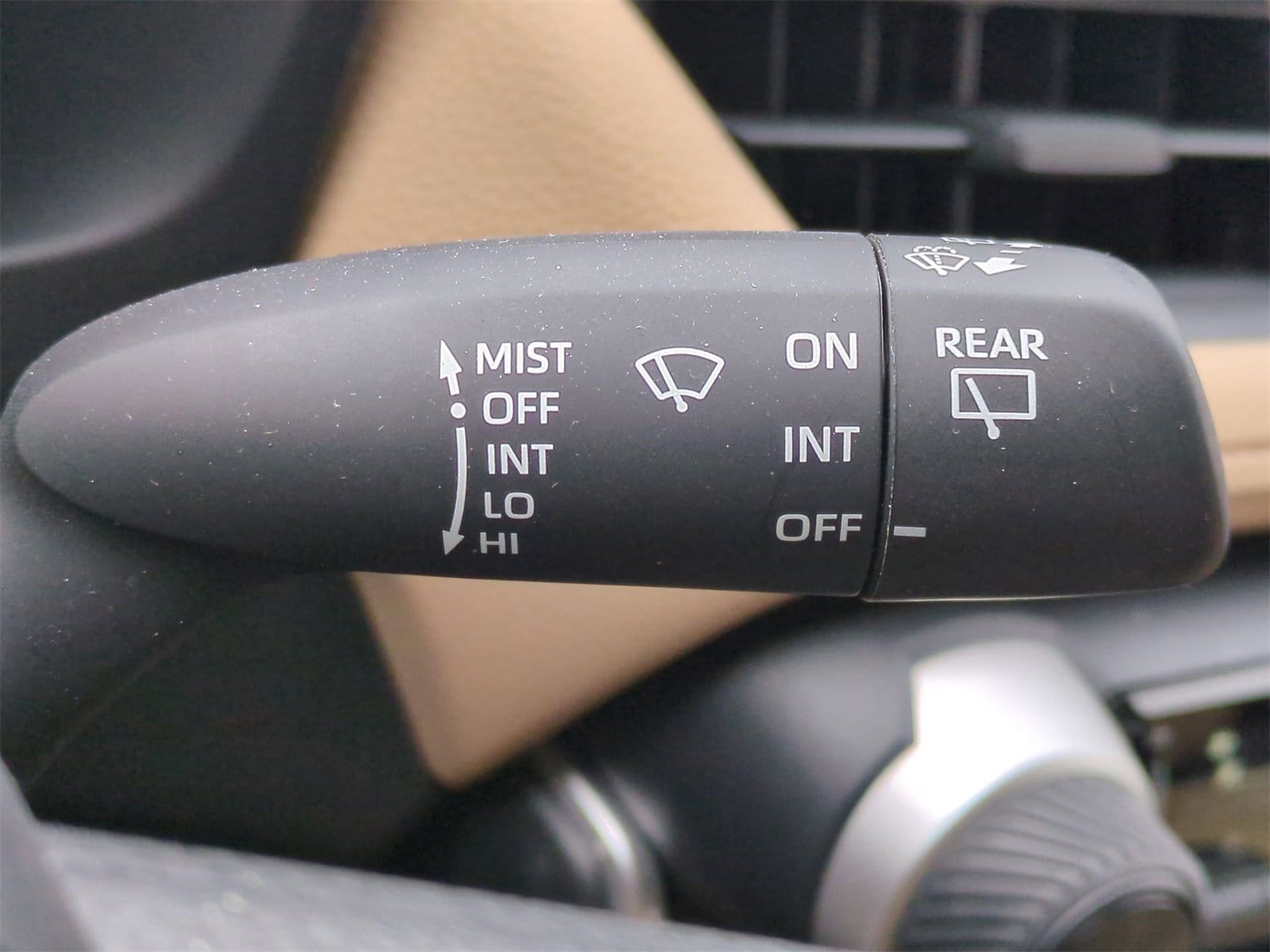 Thumbnail: 2025 Toyota RAV4 - 25