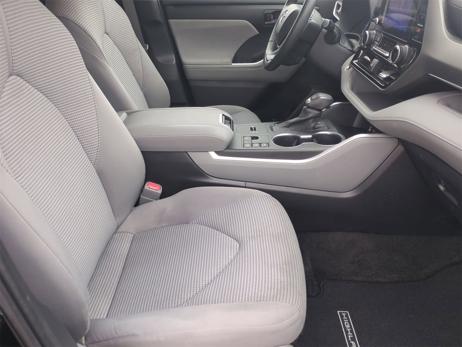 Thumbnail: 2023 Toyota Highlander - 22