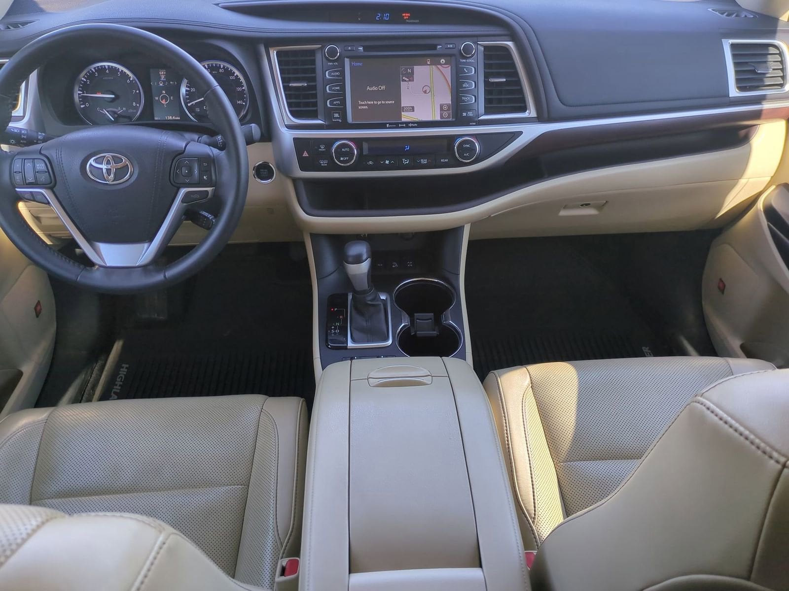 Thumbnail: 2016 Toyota Highlander - 15