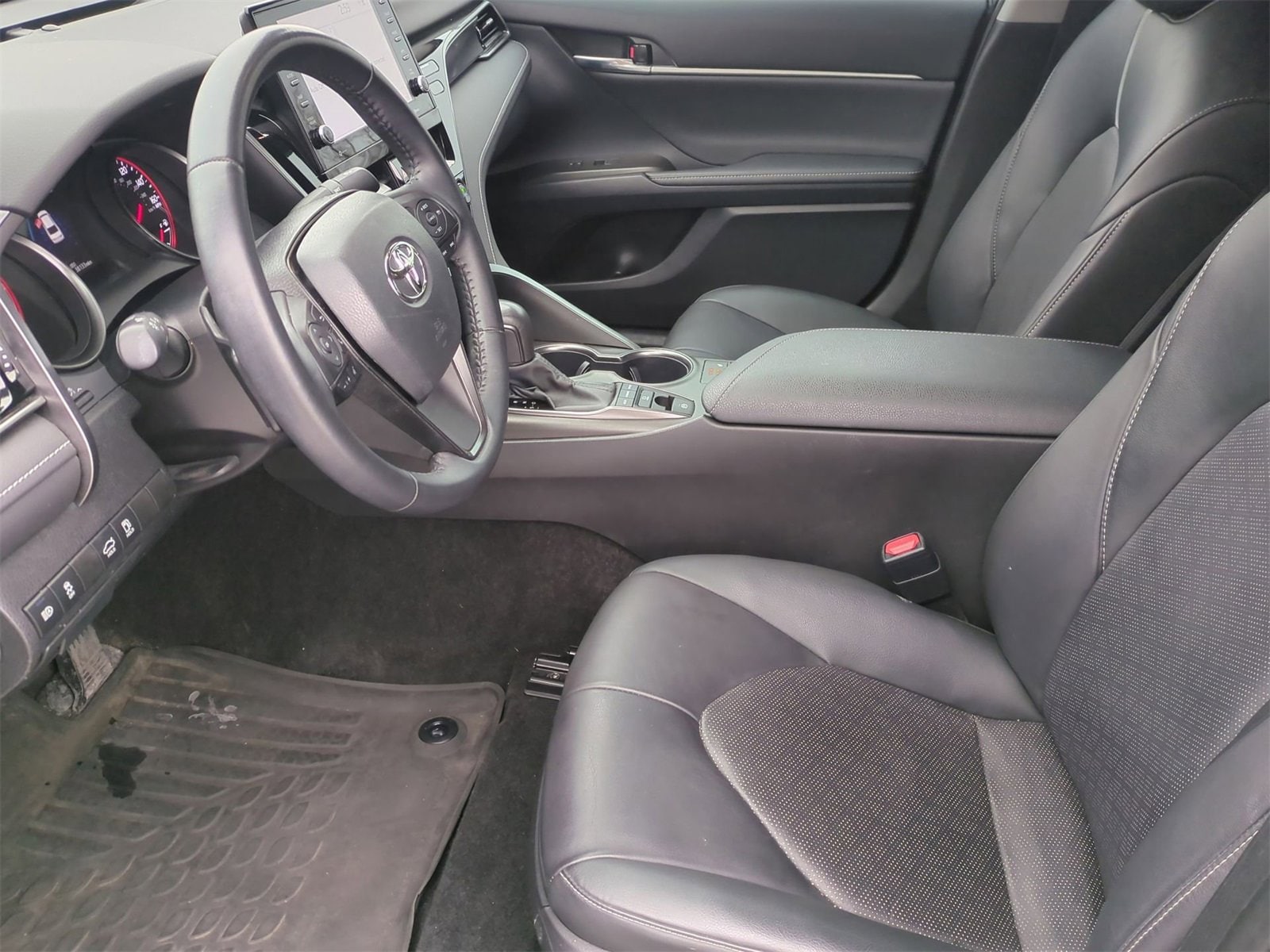 Thumbnail: 2022 Toyota Camry - 16