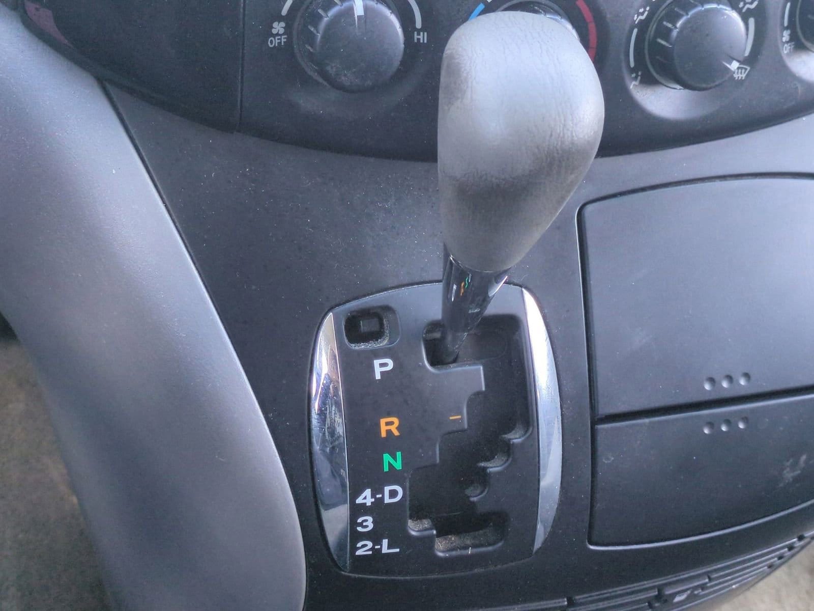 Thumbnail: 2005 Toyota Sienna - 26