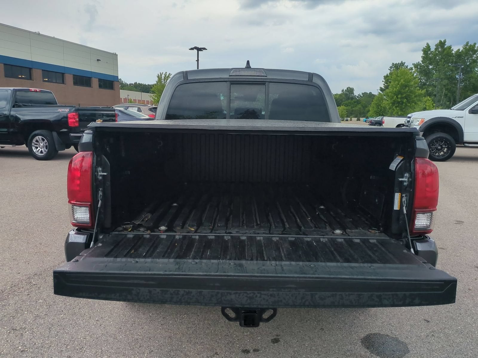 Thumbnail: 2023 Toyota Tacoma - 32