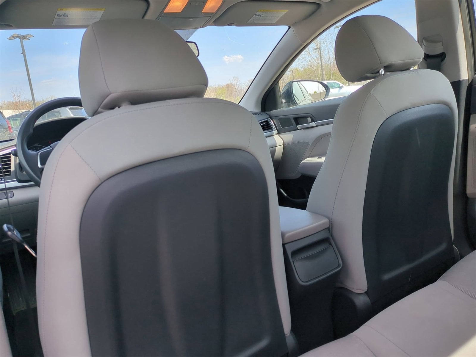 2017 Hyundai Elantra SE 18