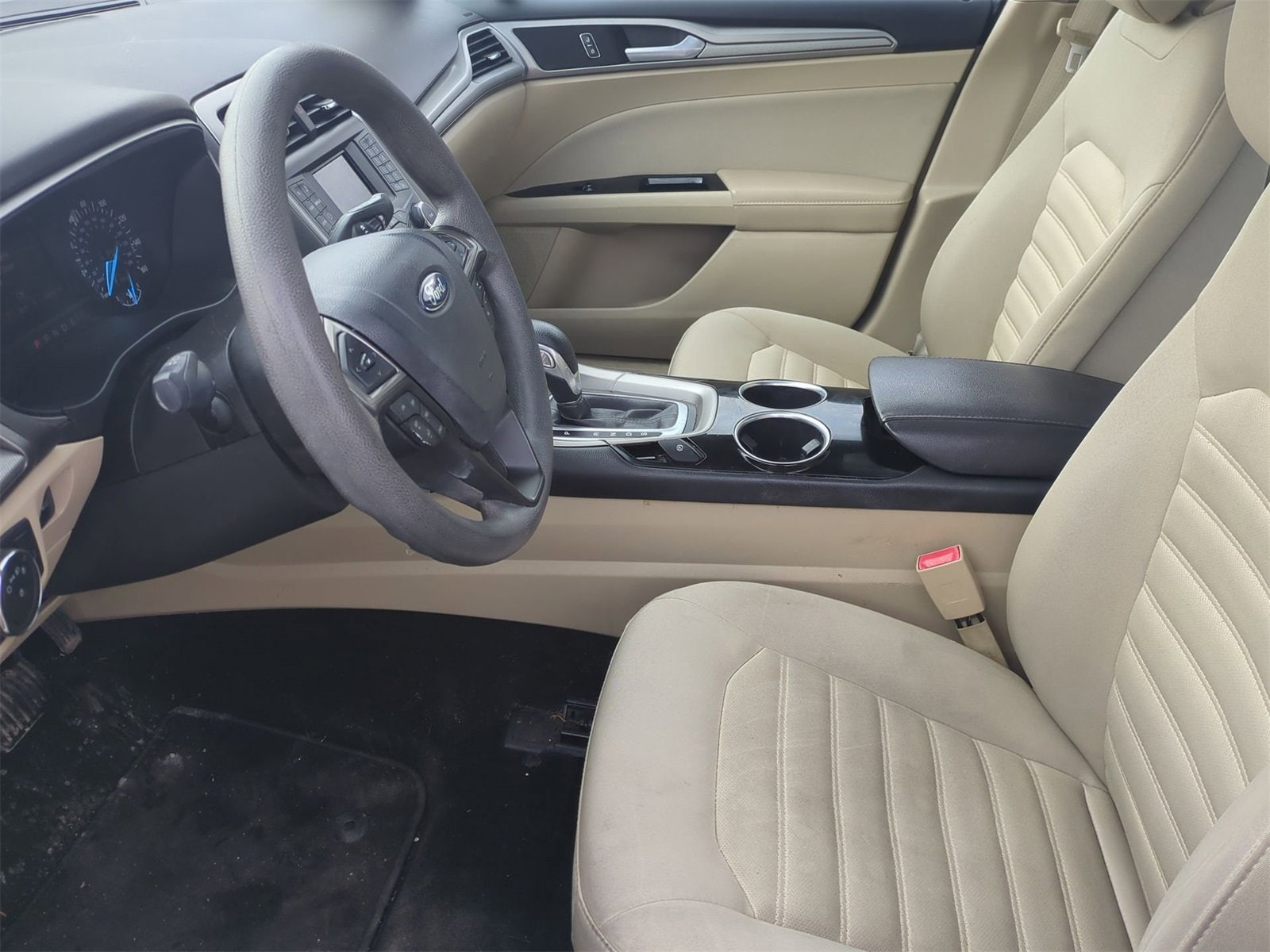 Thumbnail: 2013 Ford Fusion - 16