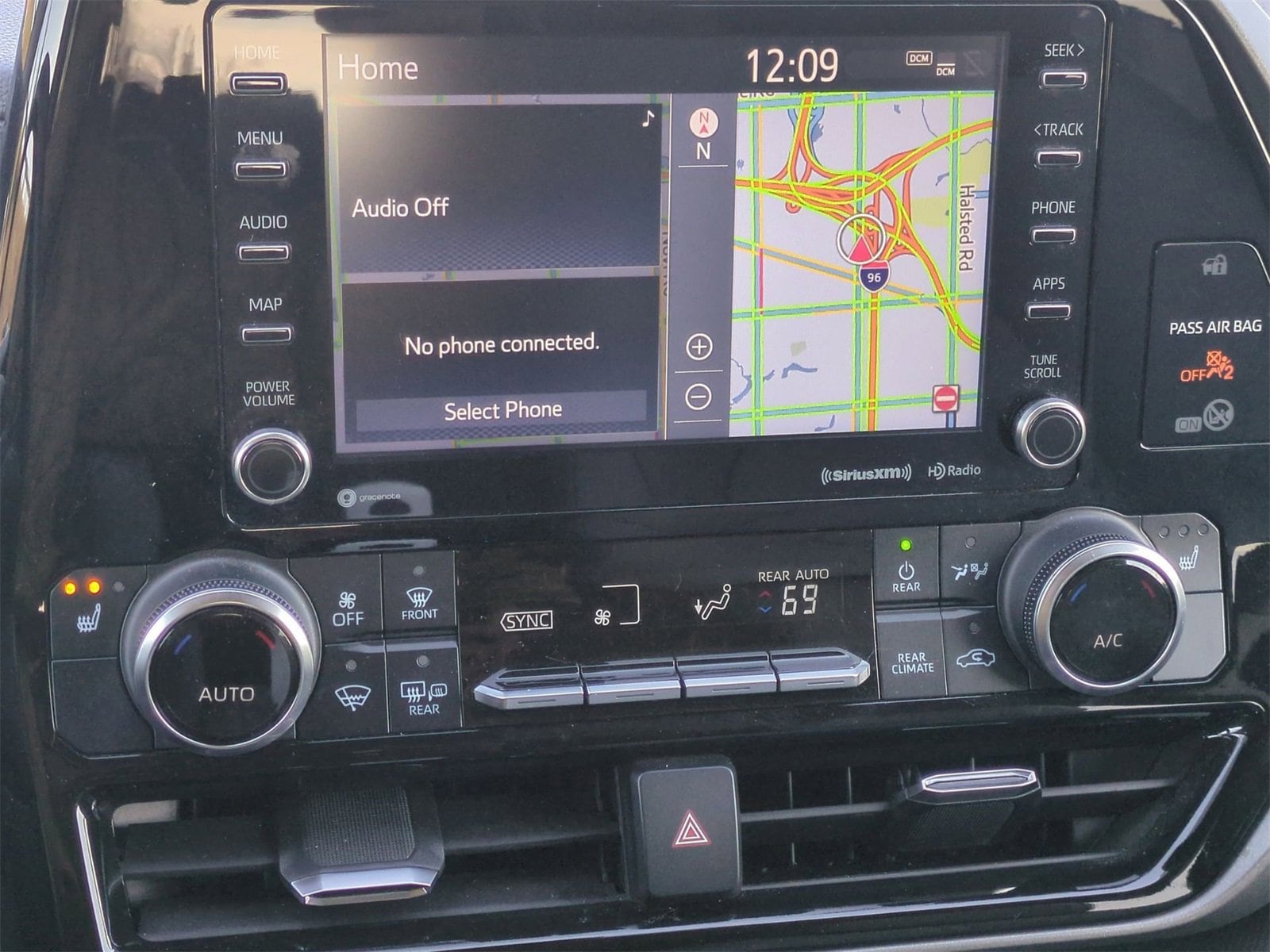 Thumbnail: 2021 Toyota Highlander - 30