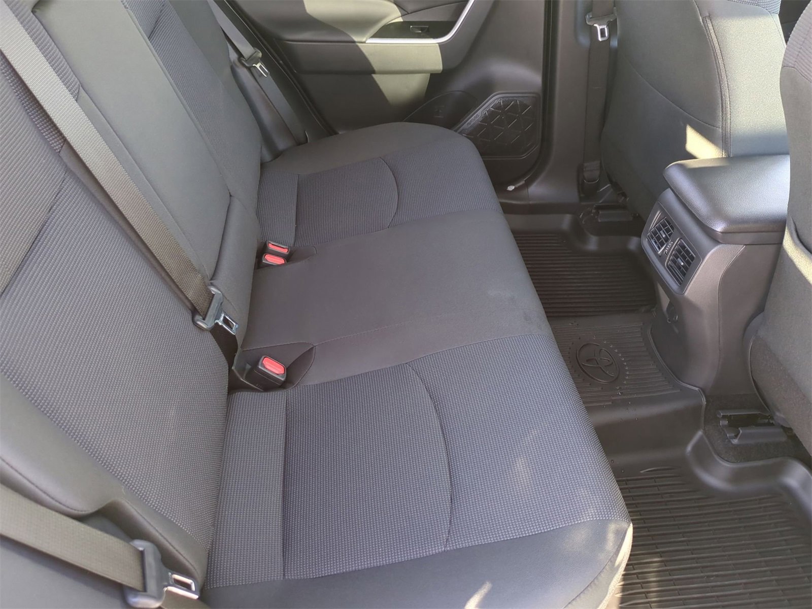 Thumbnail: 2025 Toyota RAV4 - 20