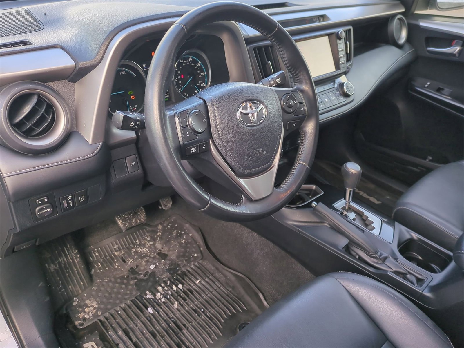 Thumbnail: 2017 Toyota RAV4 - 10
