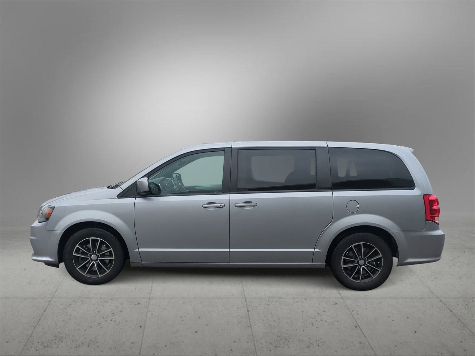 Thumbnail: 2018 Dodge Grand Caravan - 5
