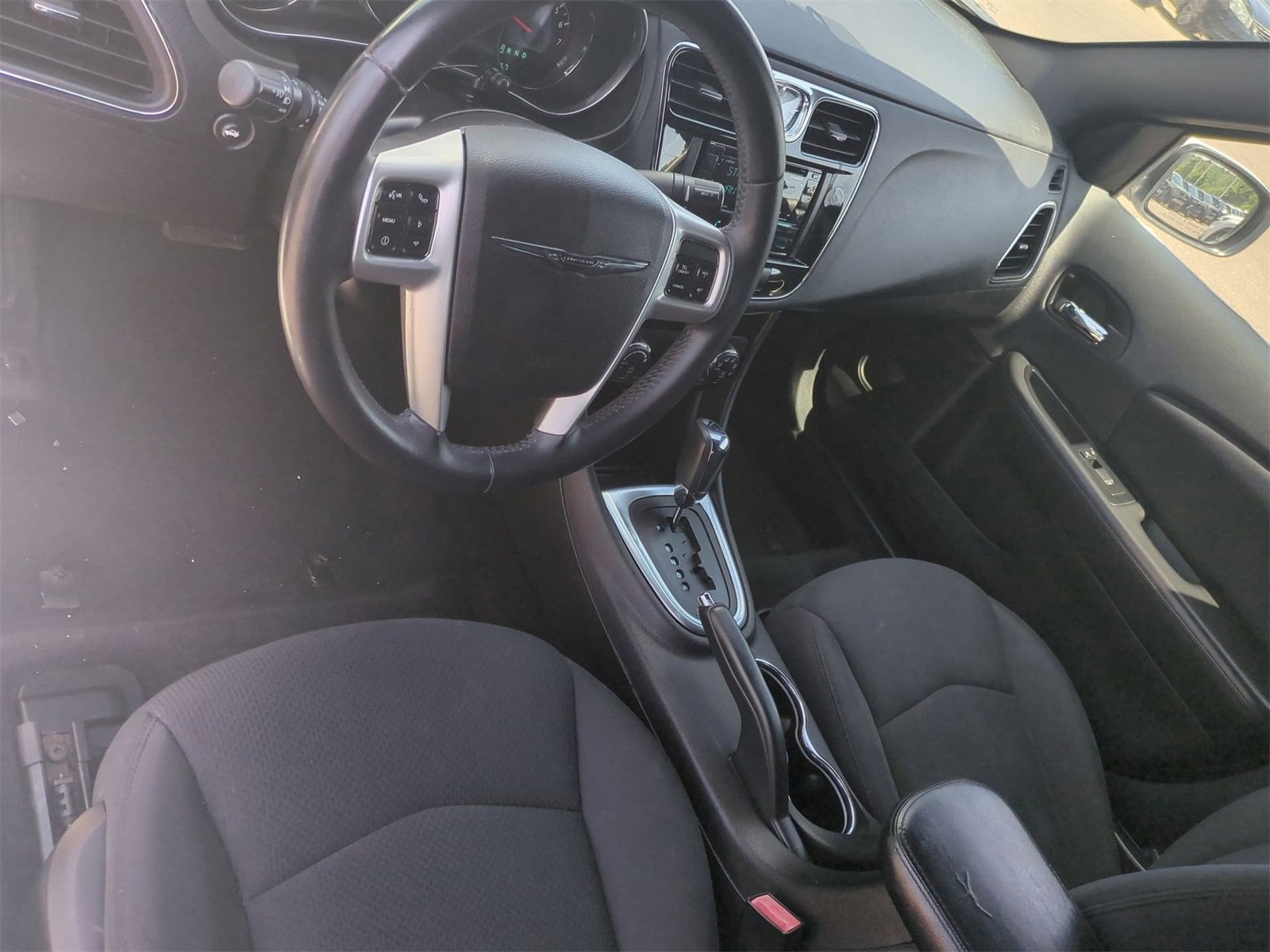 Thumbnail: 2013 Chrysler 200 - 10
