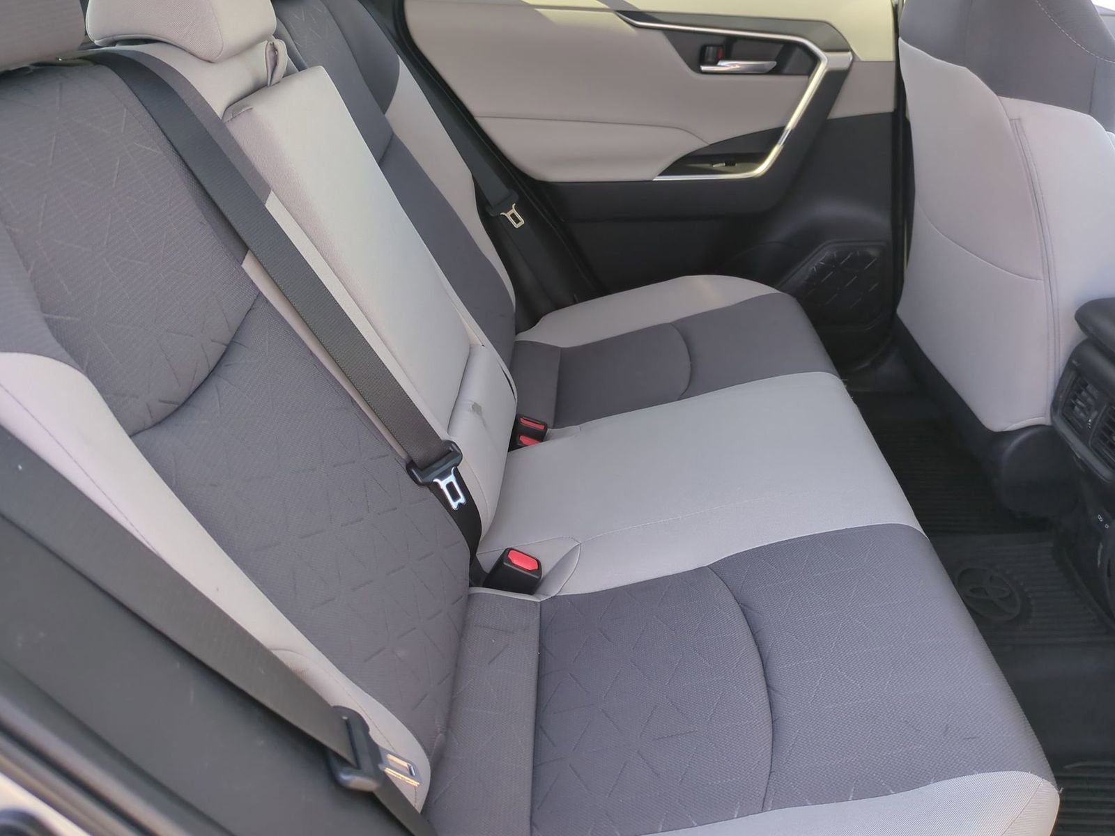 Thumbnail: 2023 Toyota RAV4 - 21