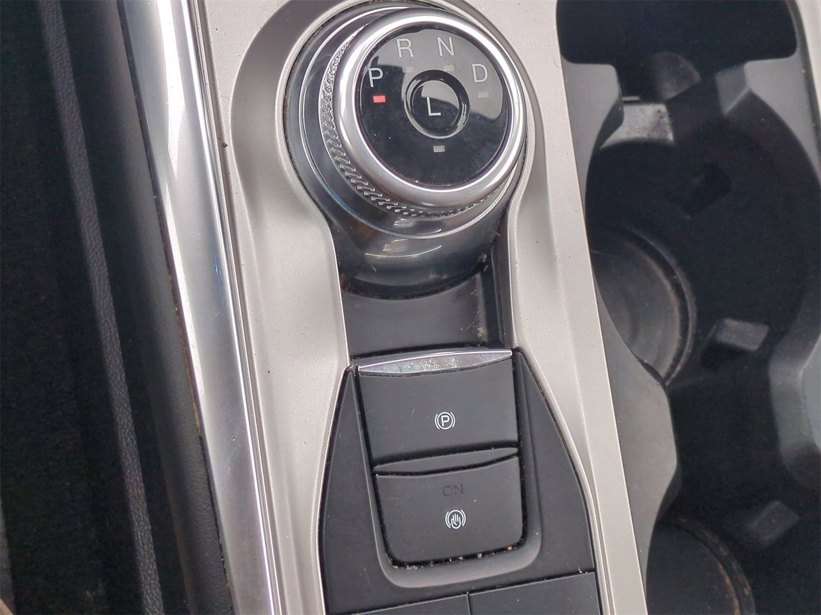 Thumbnail: 2021 Ford Explorer - 31