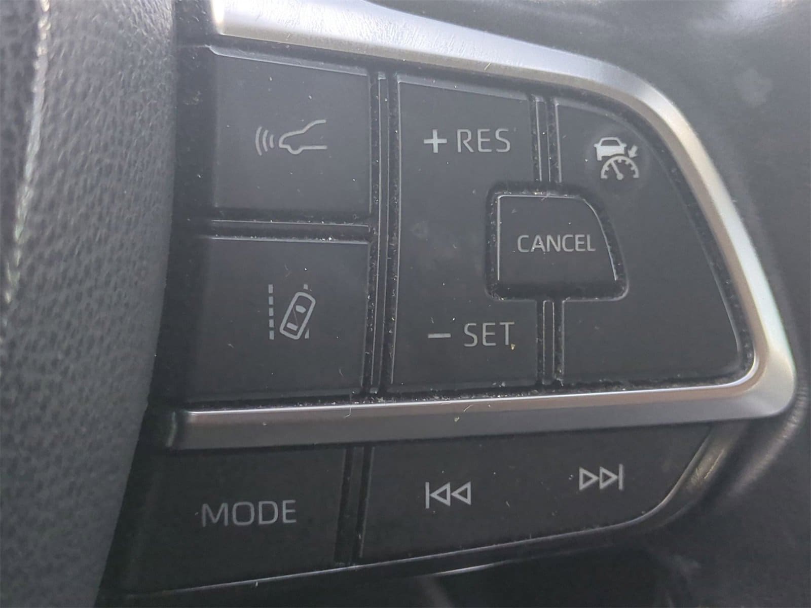 Thumbnail: 2021 Toyota Highlander - 26