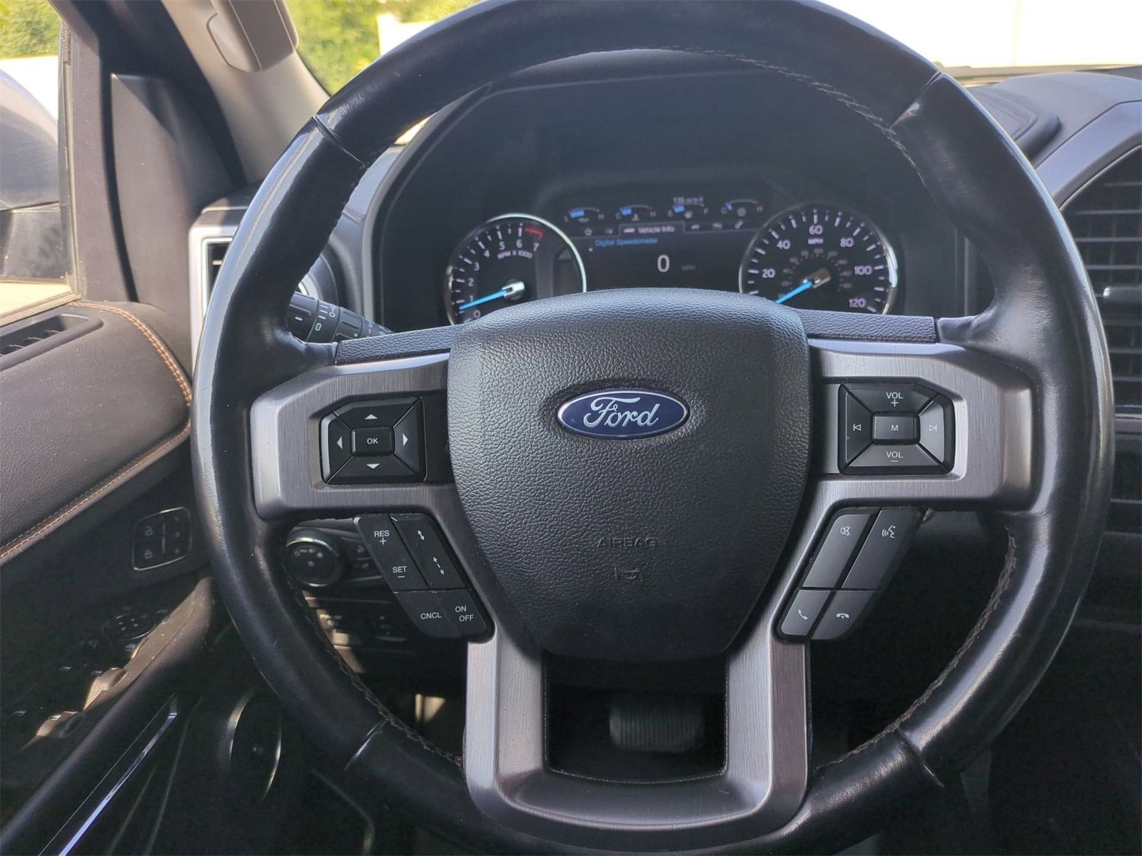 Thumbnail: 2019 Ford Expedition - 24
