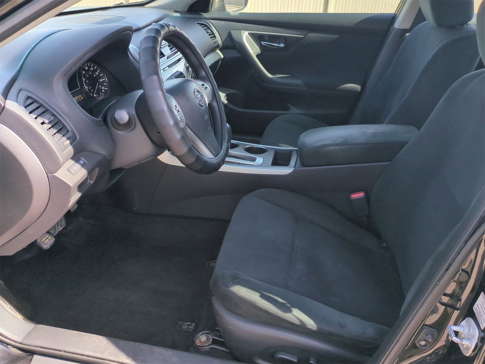 Thumbnail: 2015 Nissan Altima - 16