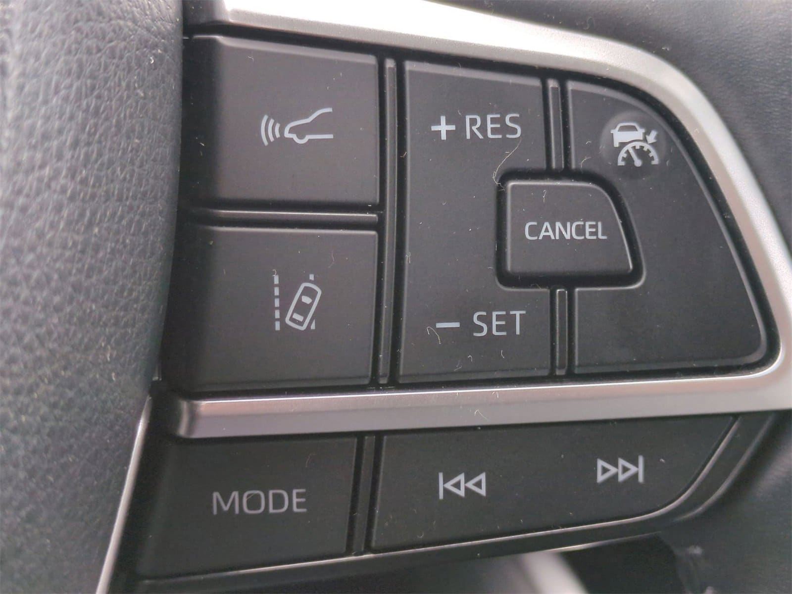 Thumbnail: 2022 Toyota Highlander - 26