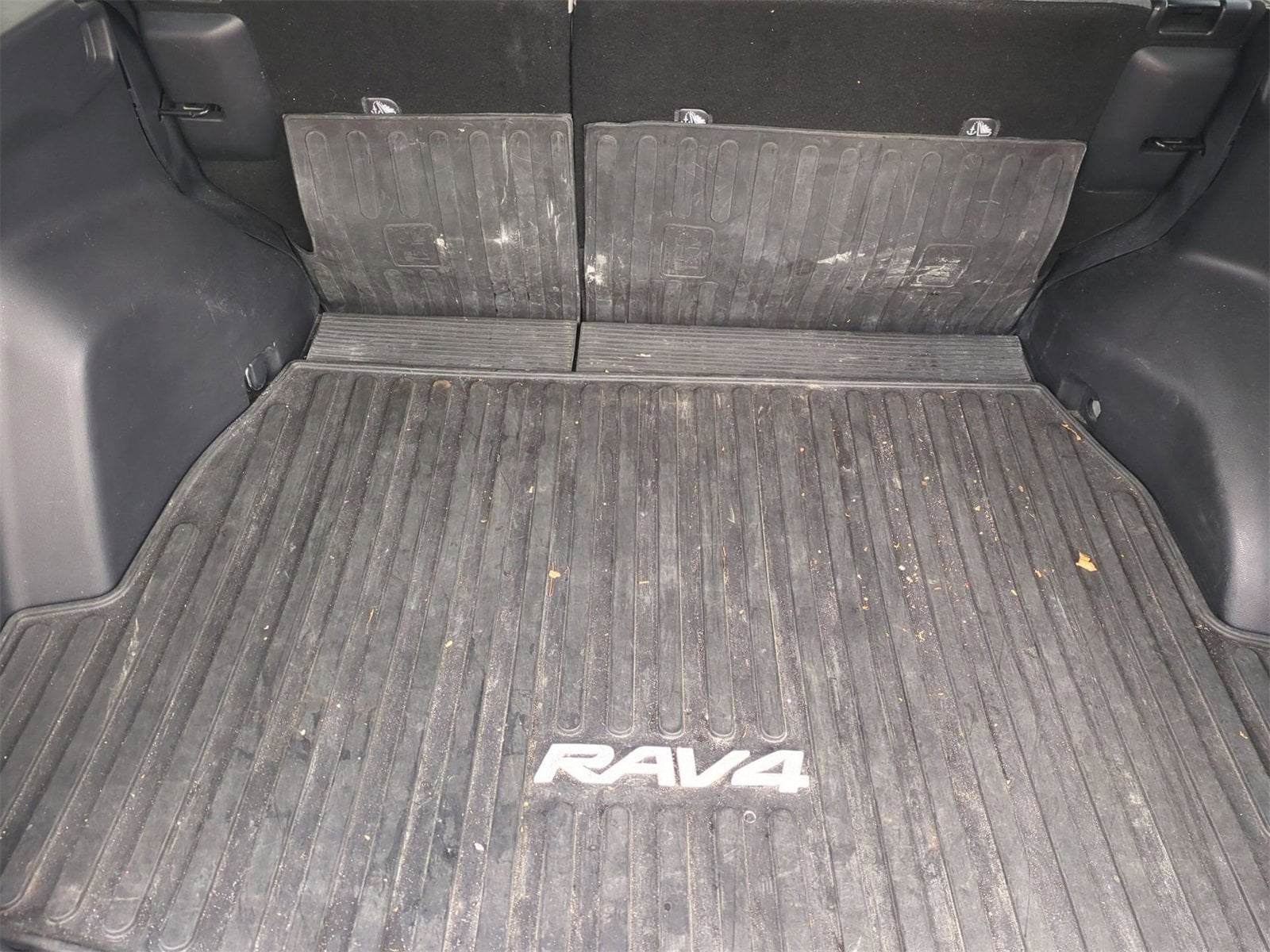 Thumbnail: 2021 Toyota RAV4 - 34