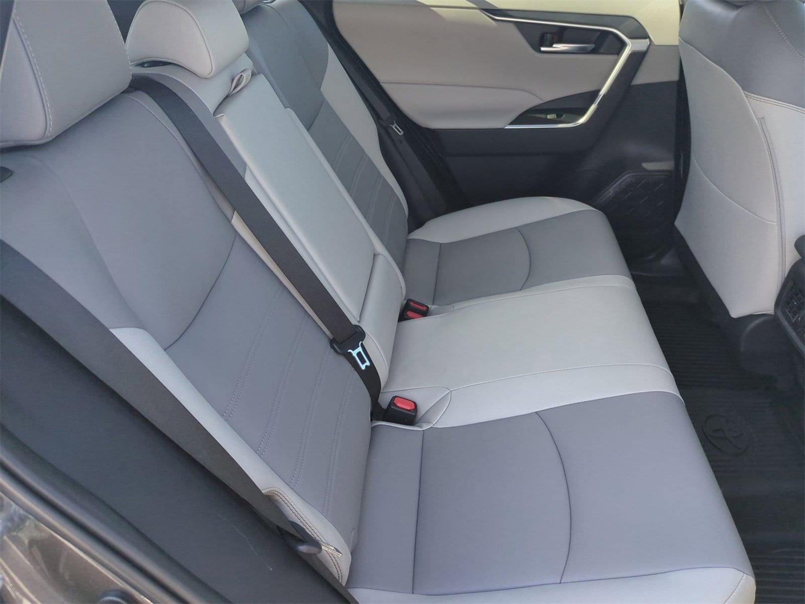 Thumbnail: 2024 Toyota RAV4 - 21