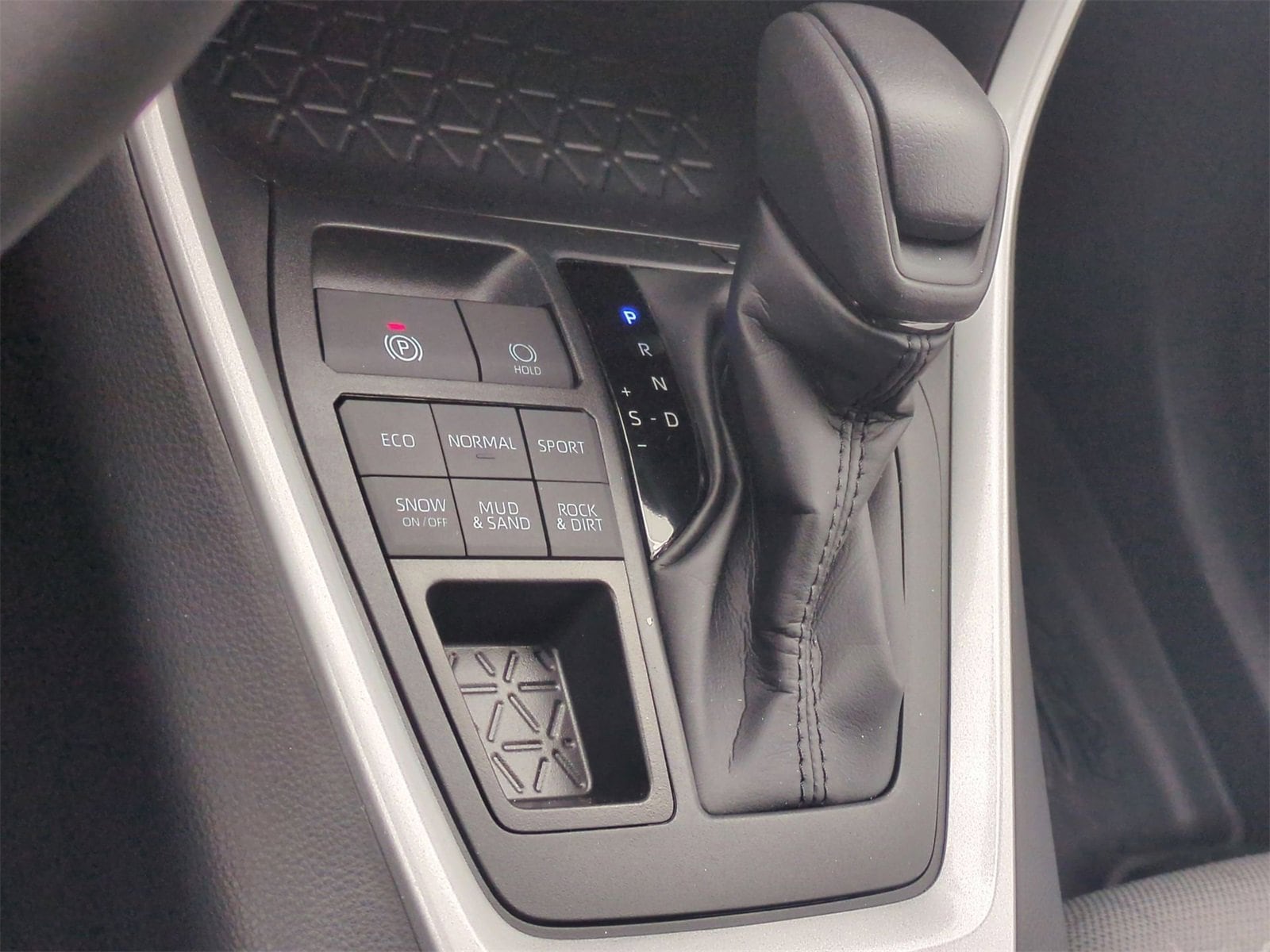 Thumbnail: 2025 Toyota RAV4 - 32