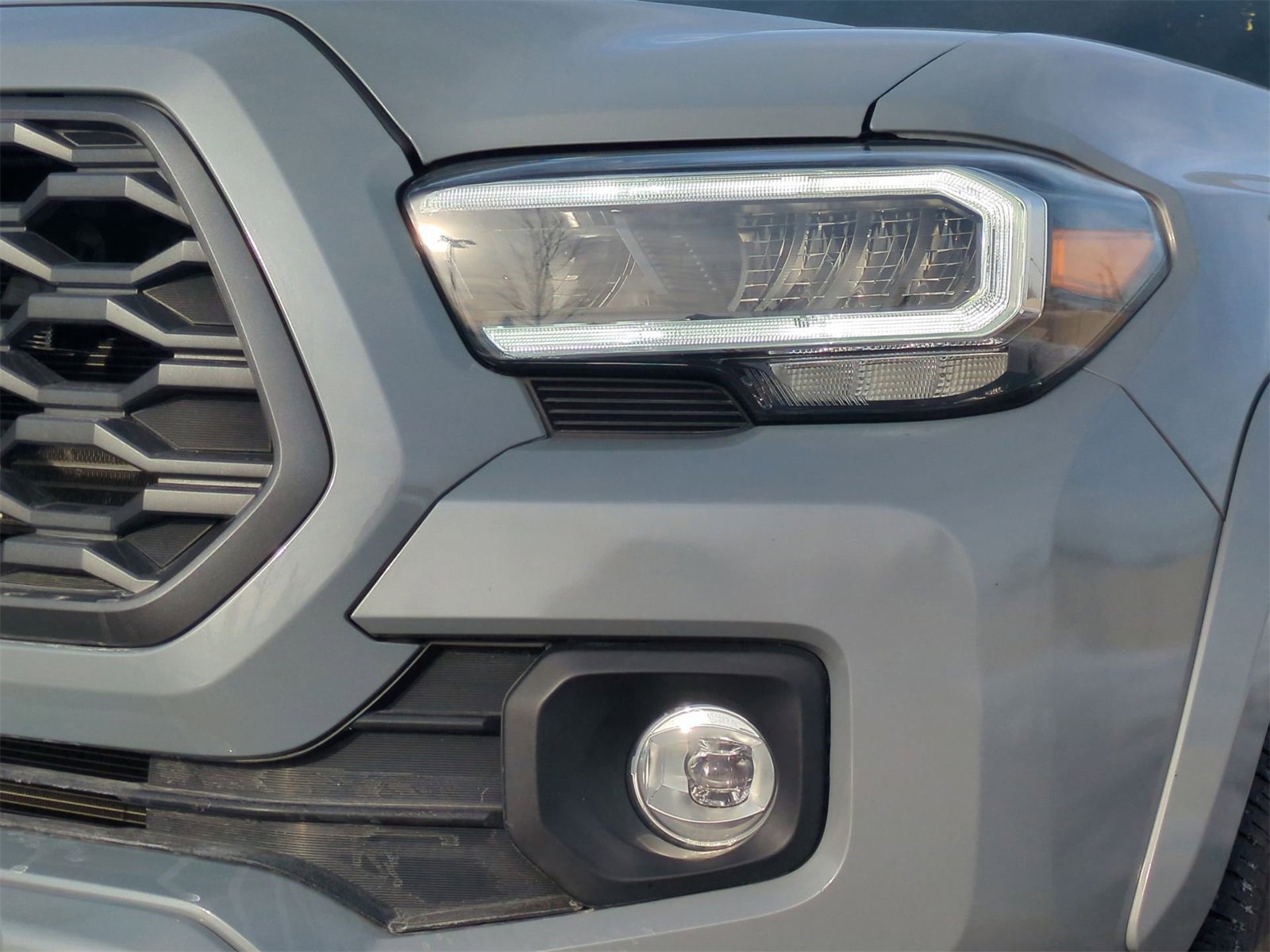 Thumbnail: 2020 Toyota Tacoma - 11