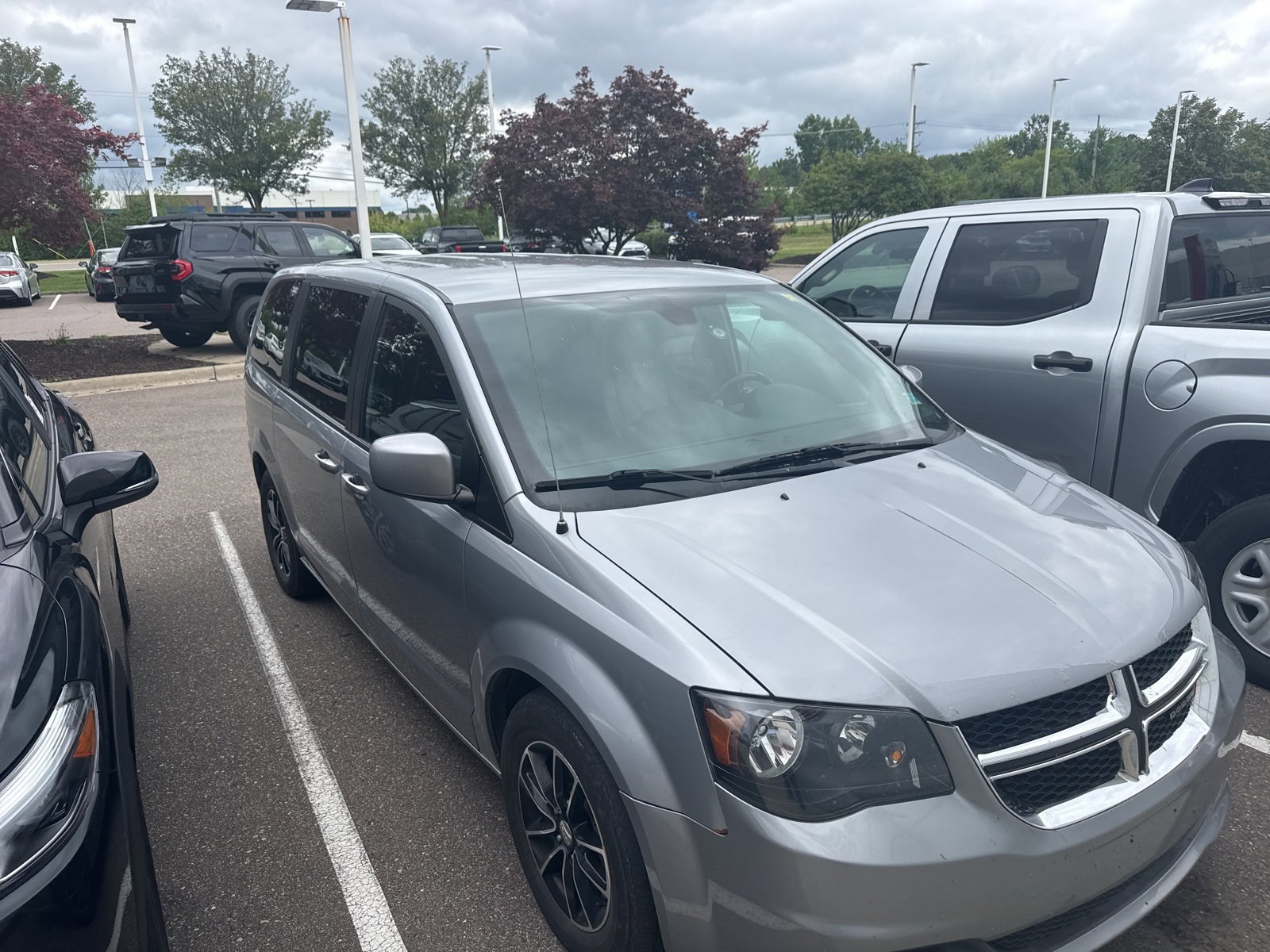 Thumbnail: 2019 Dodge Grand Caravan - 2