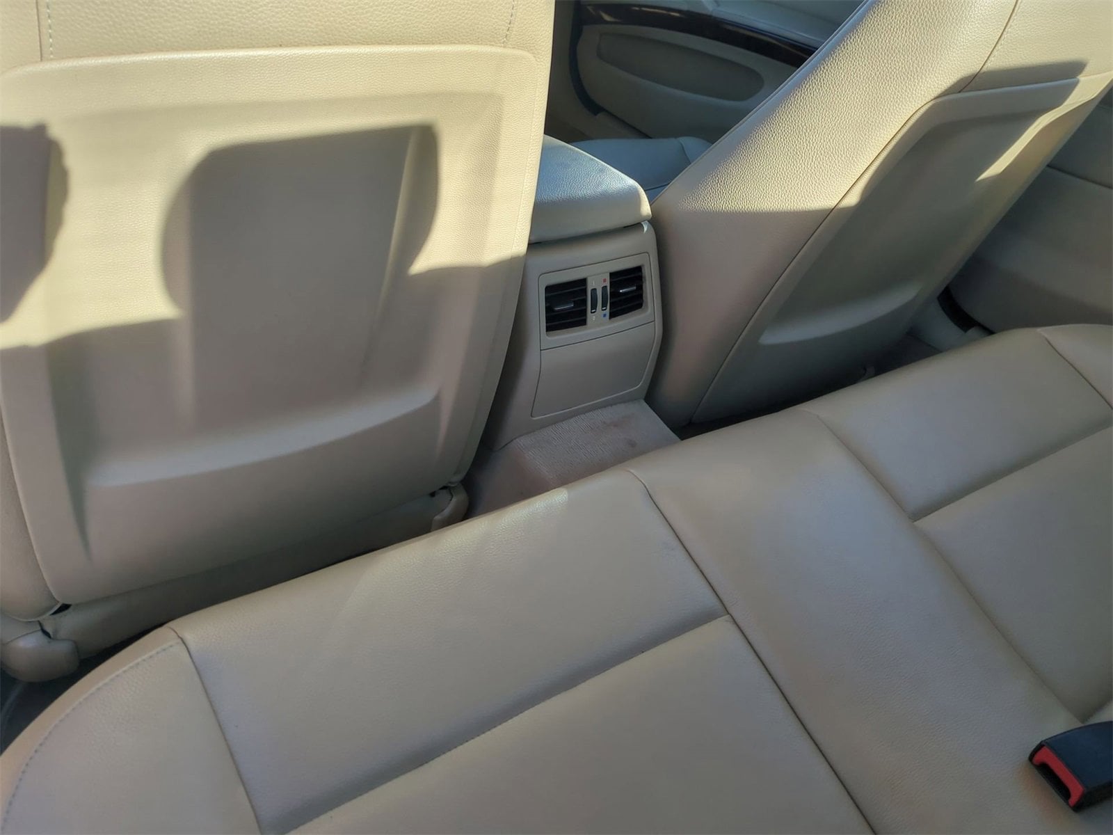 Thumbnail: 2011 BMW 3 Series - 18