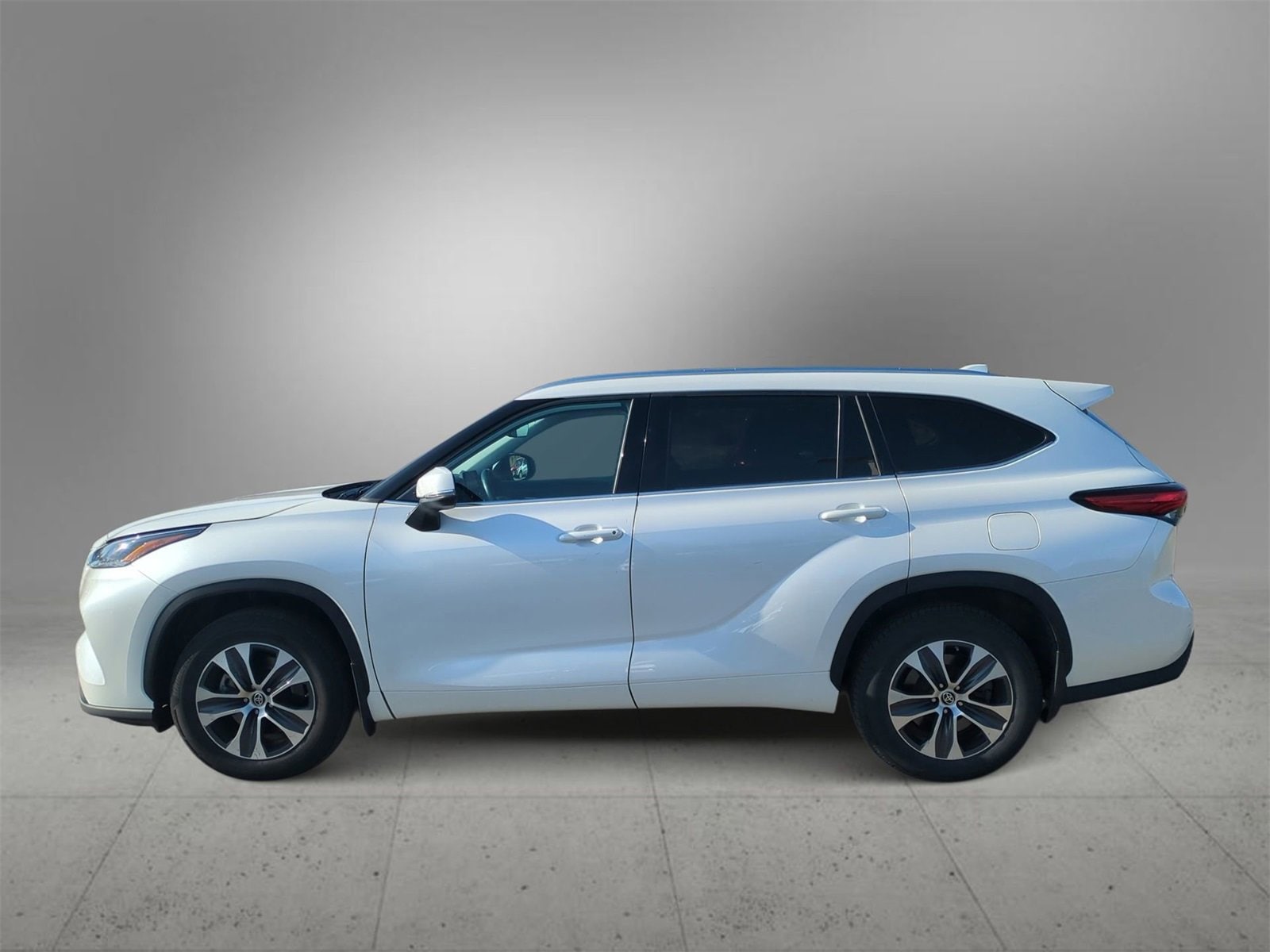 Thumbnail: 2021 Toyota Highlander - 5
