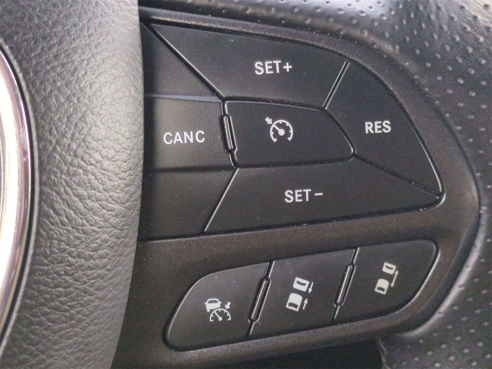 Thumbnail: 2023 Dodge Durango - 27