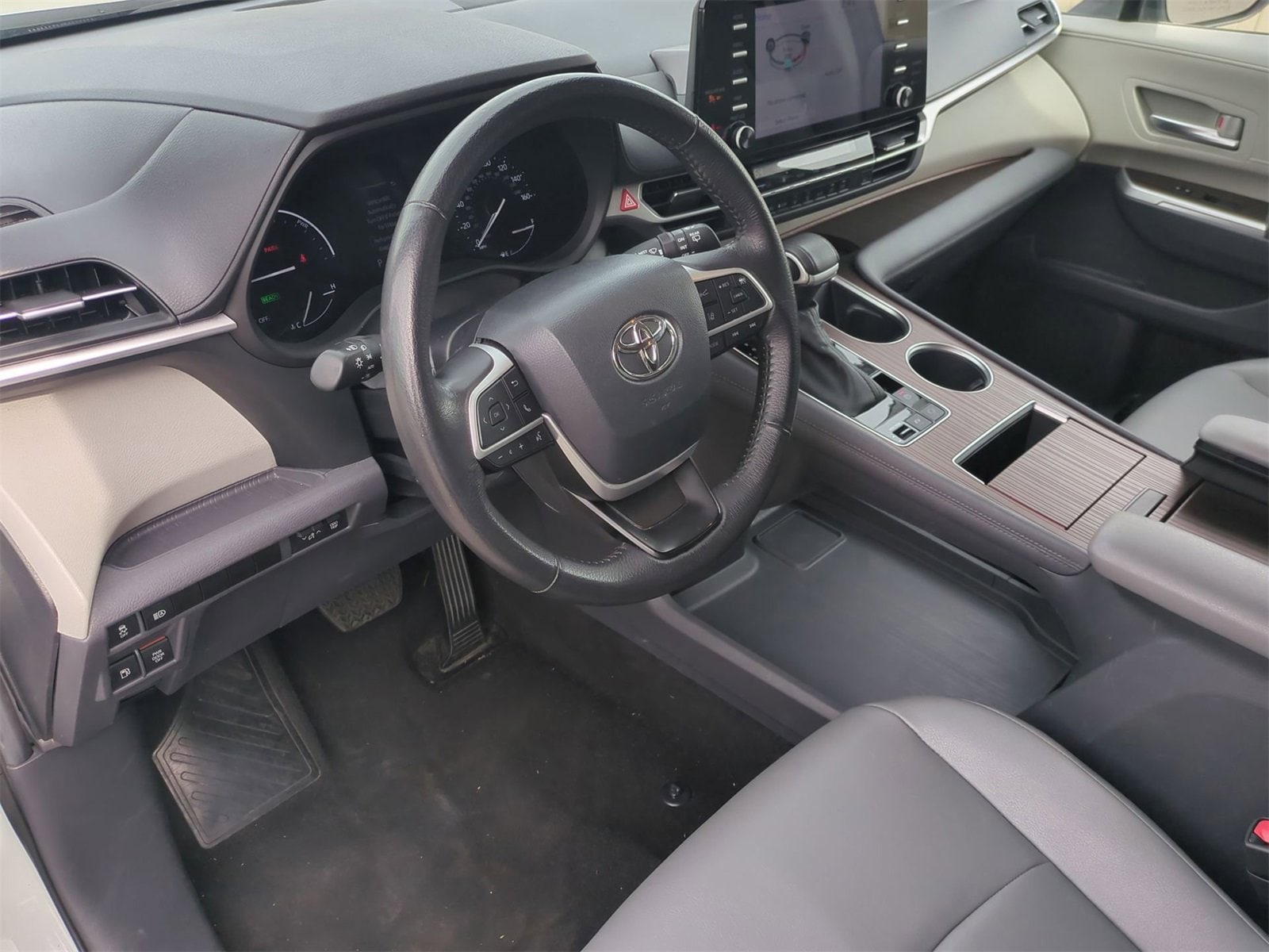 Thumbnail: 2024 Toyota Sienna - 10