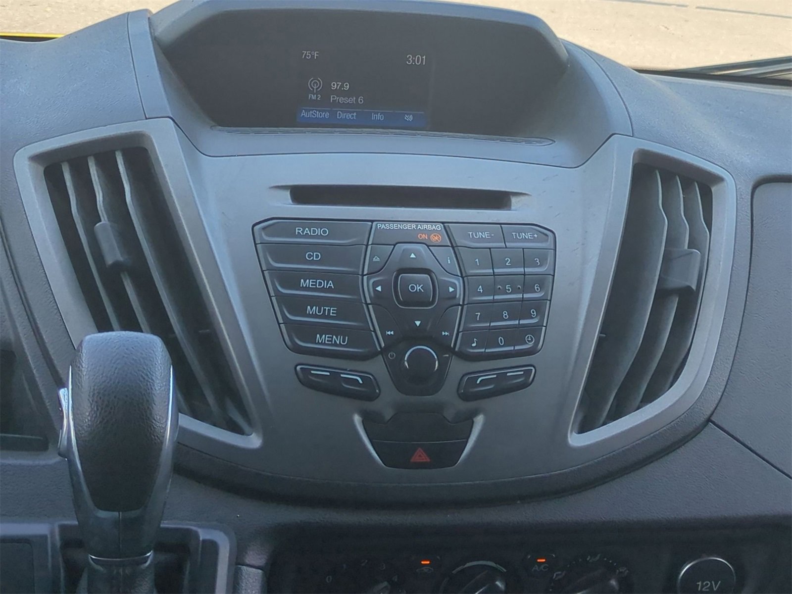 Thumbnail: 2018 Ford Transit Series - 20