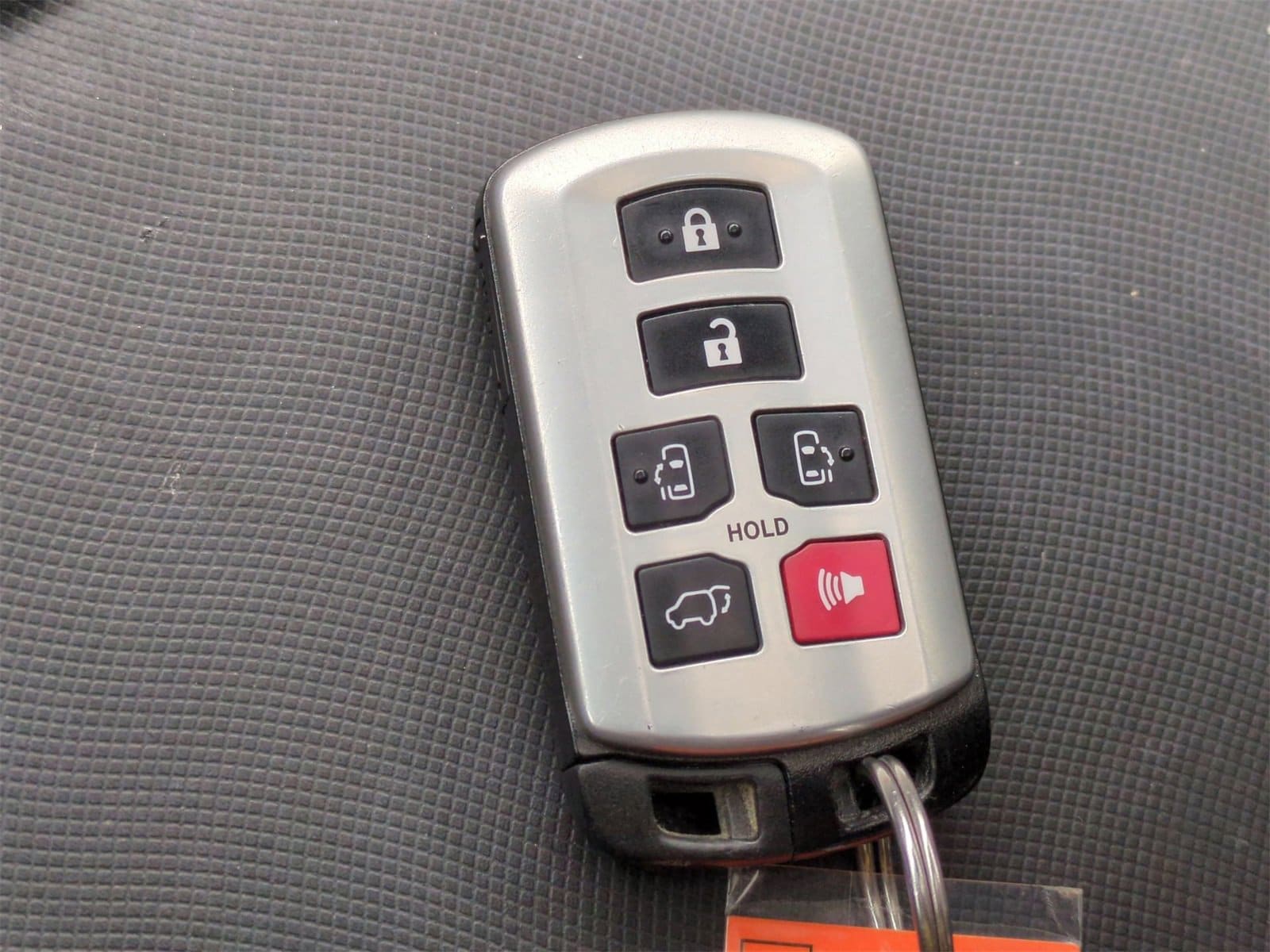 Thumbnail: 2017 Toyota Sienna - 37