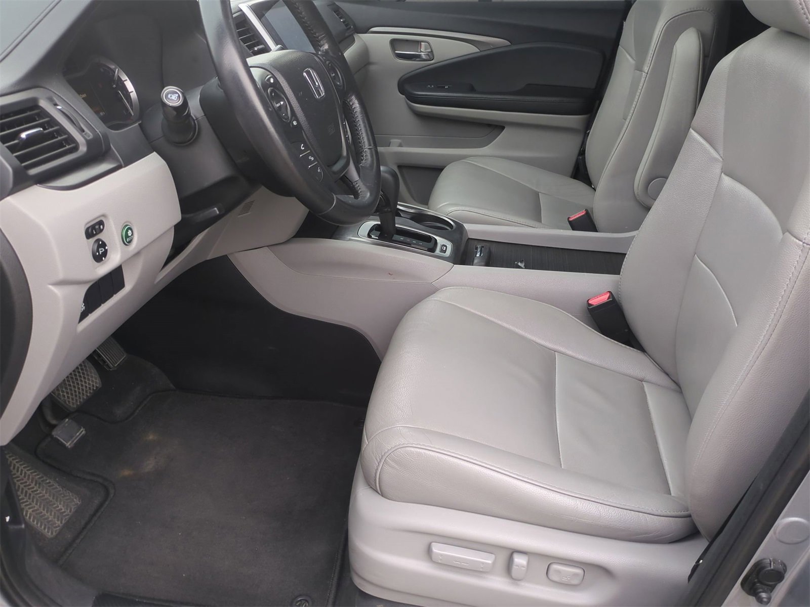Thumbnail: 2018 Honda Pilot - 16